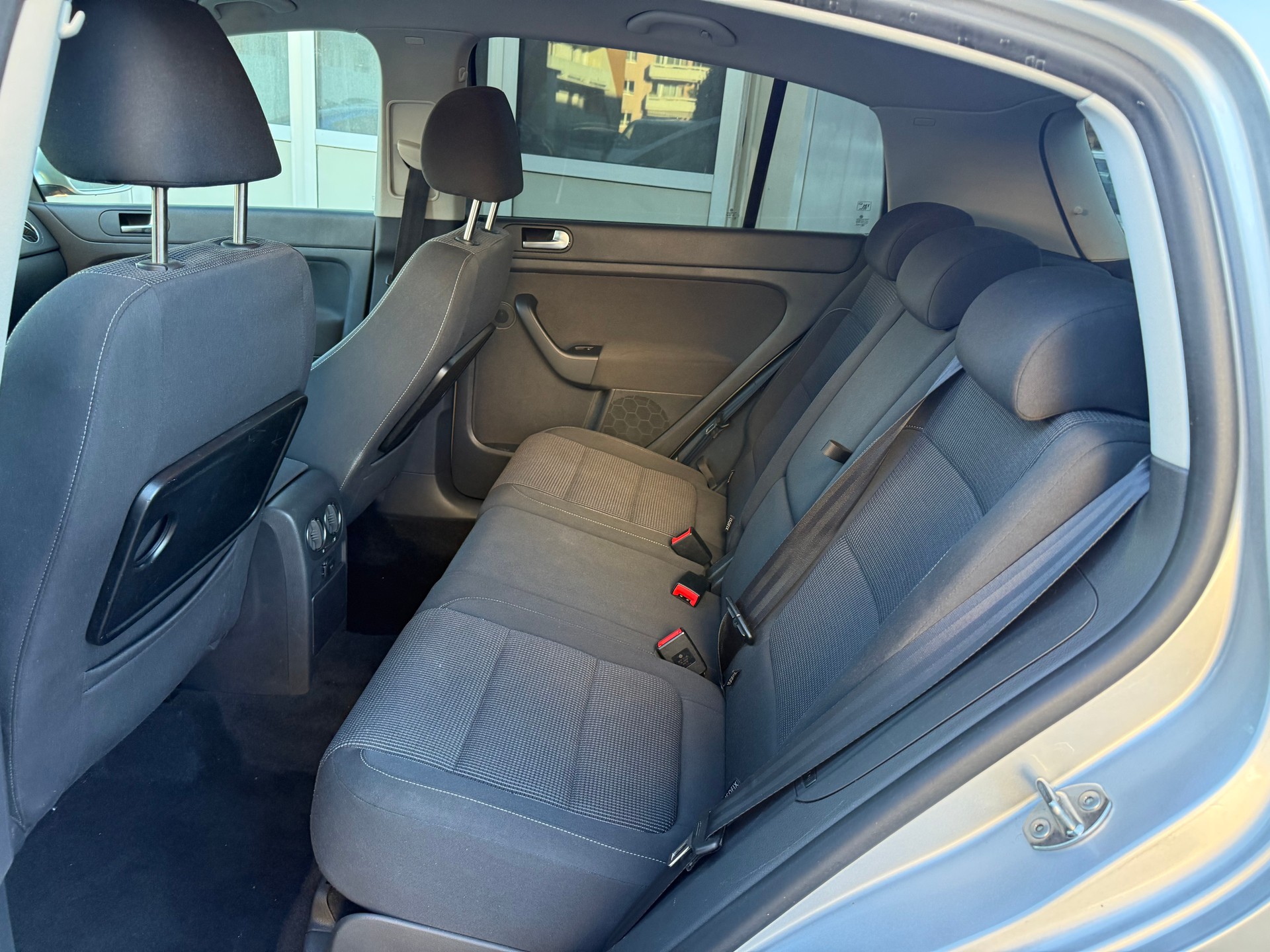 VW Golf Plus 1.2 TSI Team DSG-image-8
