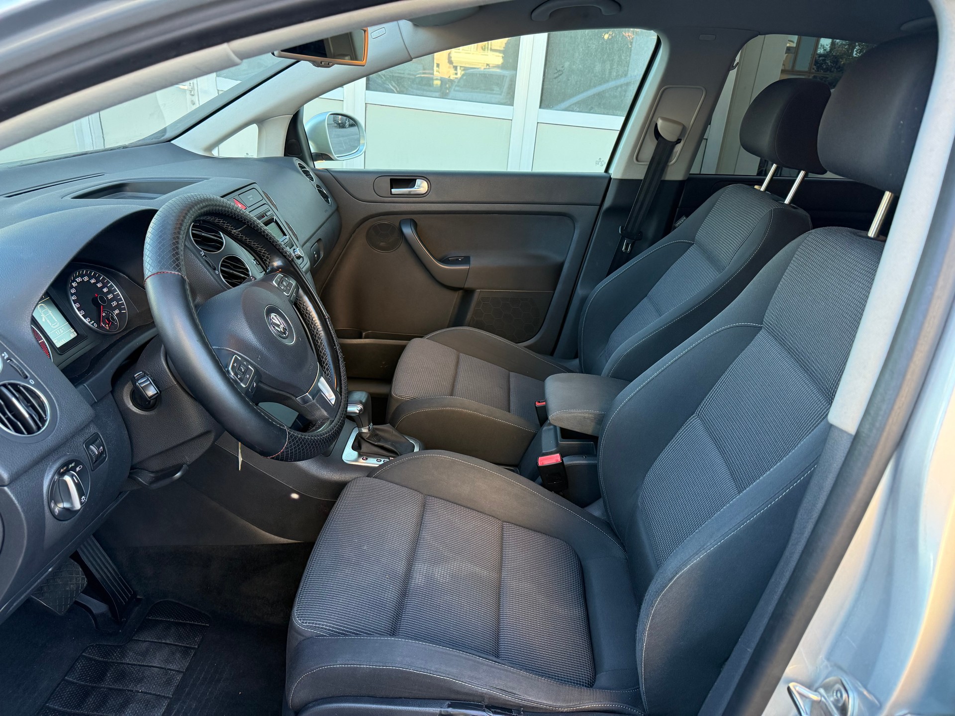 VW Golf Plus 1.2 TSI Team DSG-image-5