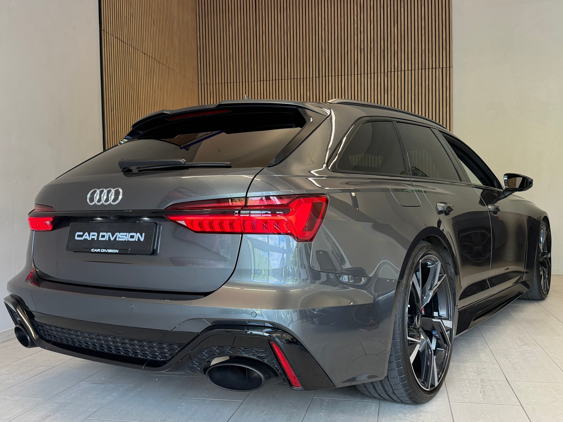 AUDI RS6 Avant 4.0 TFSI V8 quattro-image-11