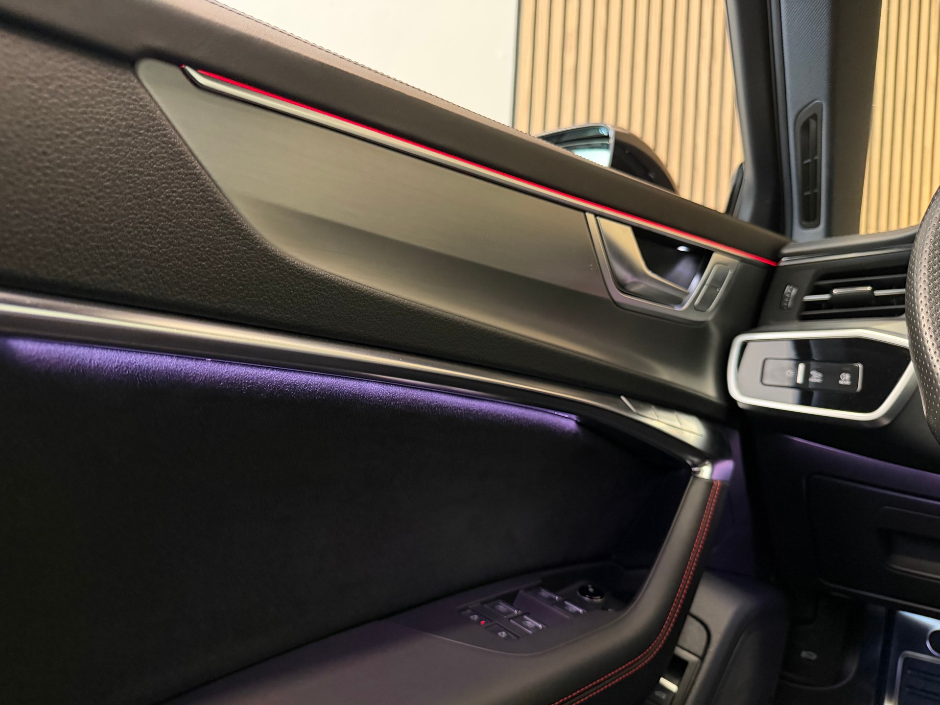 AUDI RS6 Avant 4.0 TFSI V8 quattro-image-22