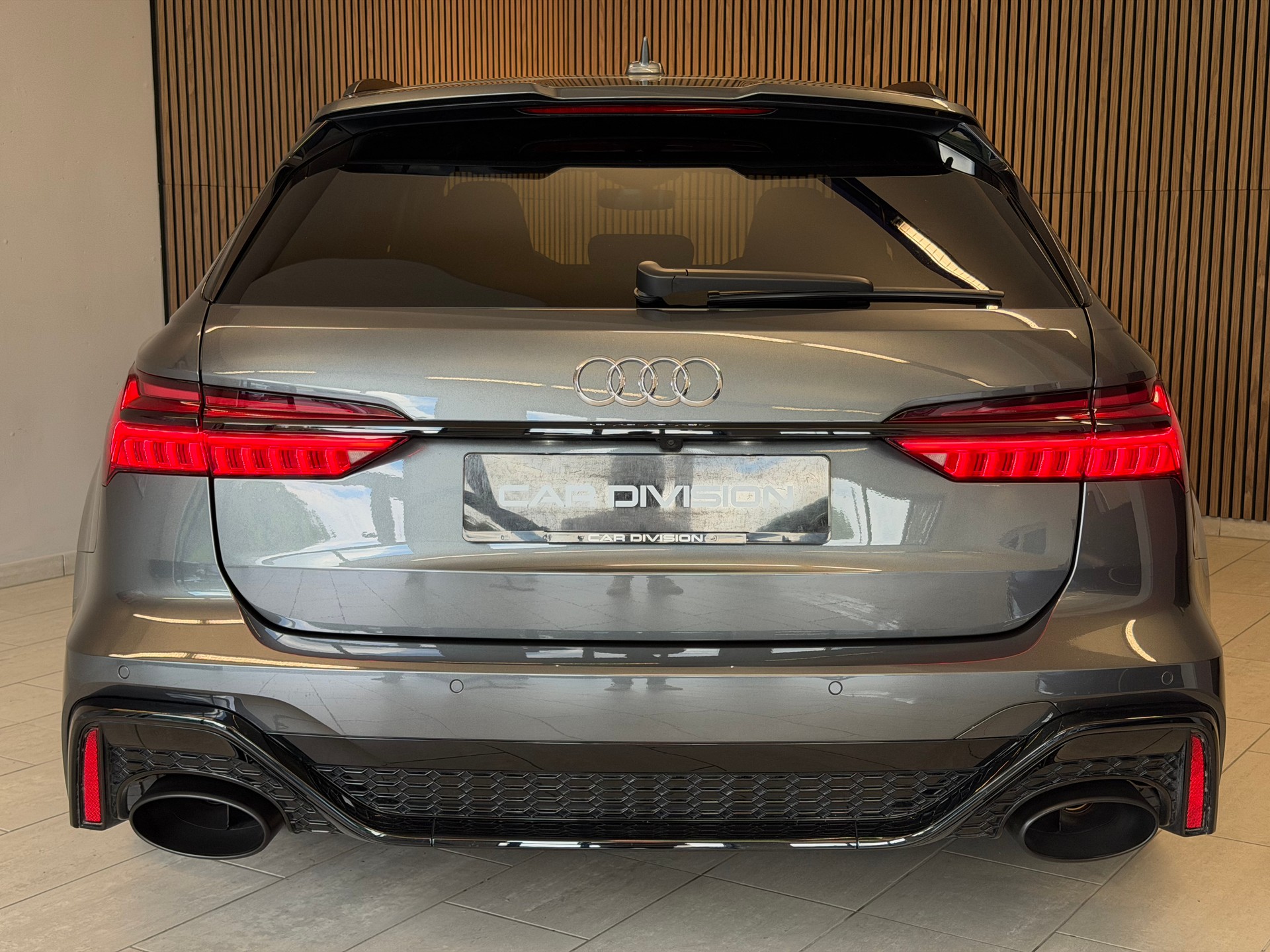 AUDI RS6 Avant 4.0 TFSI V8 quattro-image-10
