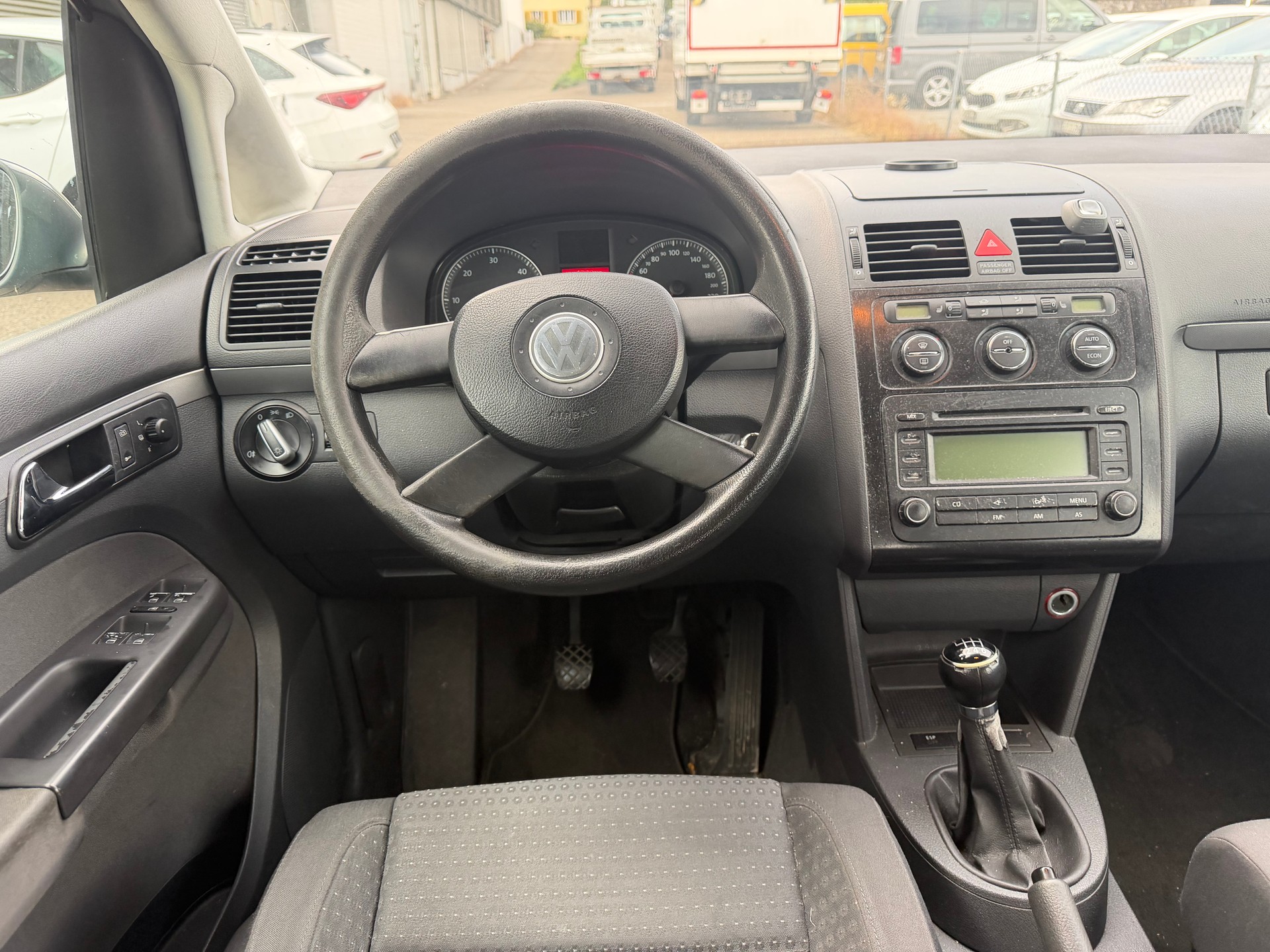 VW Touran 2.0 TDI Trendline ** Klima-auto ** Tempomat ** 10x Airbag ** B04 **-image-3