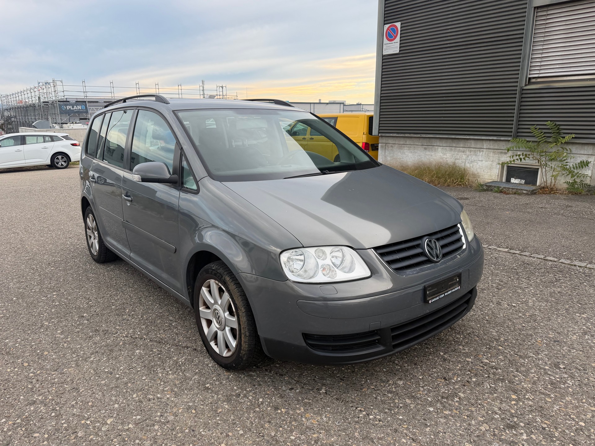 VW Touran 2.0 TDI Trendline ** Klima-auto ** Tempomat ** 10x Airbag ** B04 **-image-5