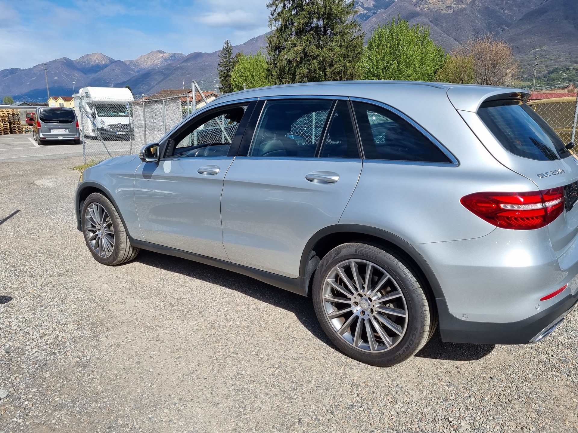 MERCEDES-BENZ GLC 250 d AMG Line 4Matic 9G-Tronic-image-1