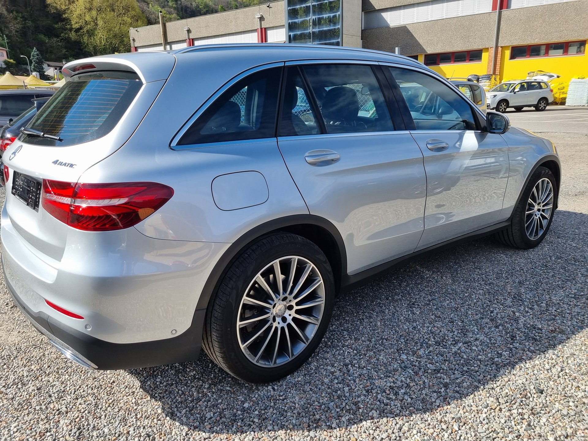 MERCEDES-BENZ GLC 250 d AMG Line 4Matic 9G-Tronic-image-2