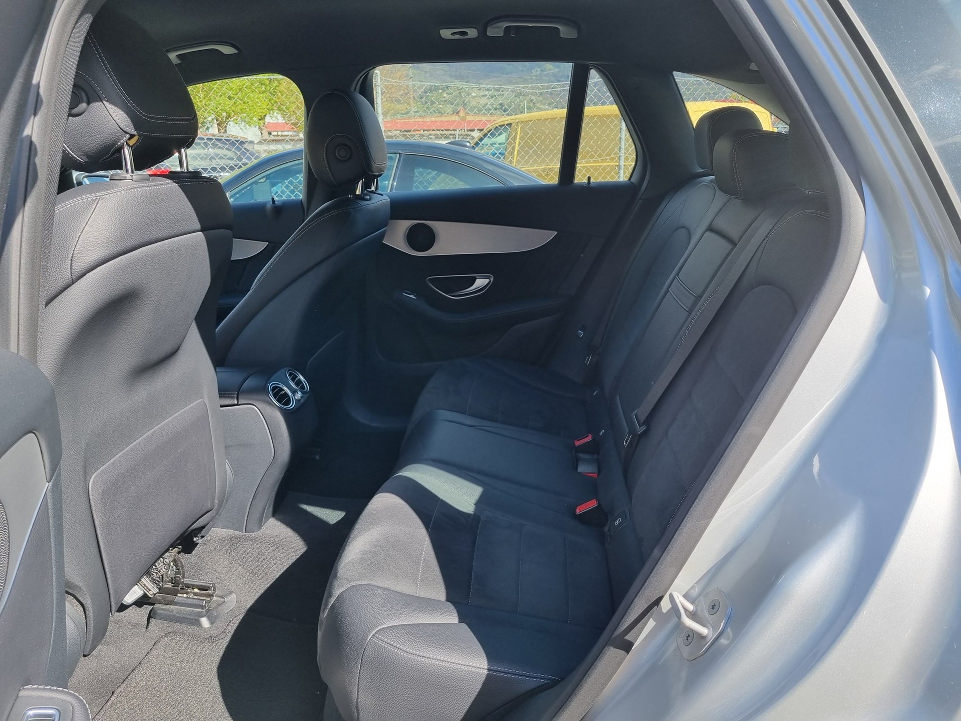 MERCEDES-BENZ GLC 250 d AMG Line 4Matic 9G-Tronic-image-6