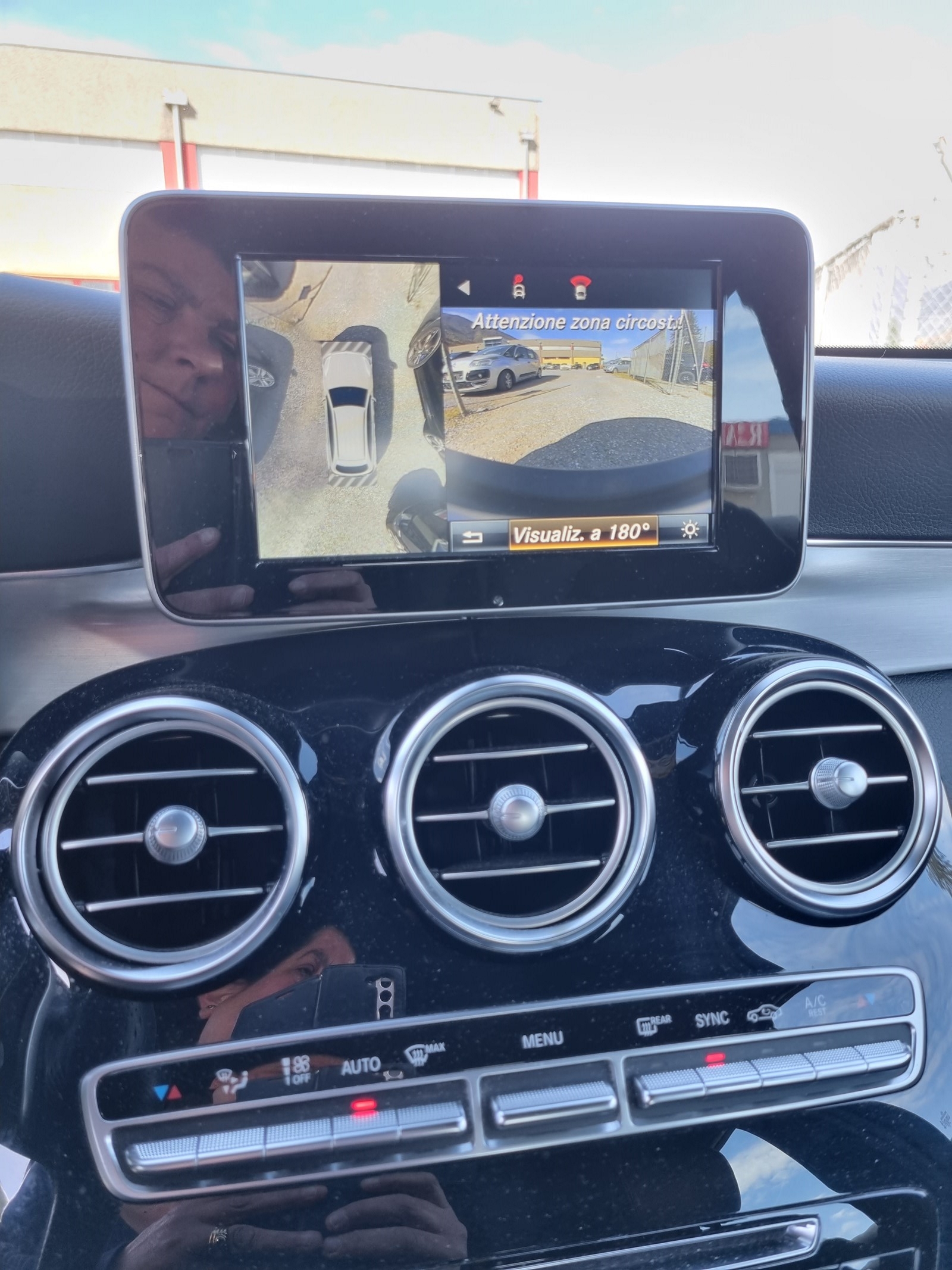 MERCEDES-BENZ GLC 250 d AMG Line 4Matic 9G-Tronic-image-4