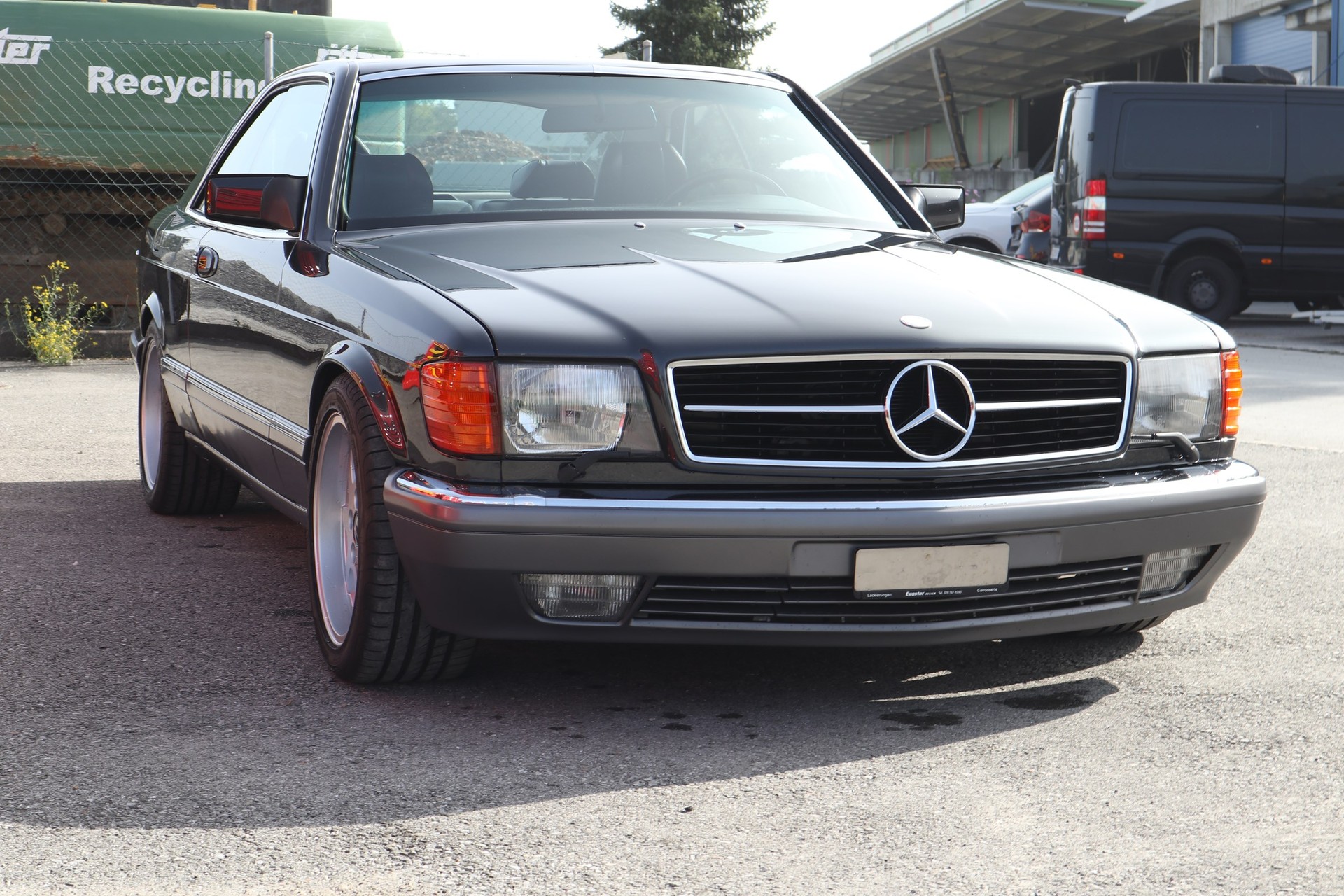MERCEDES-BENZ 560 SEC Automatic-showroom-element-1