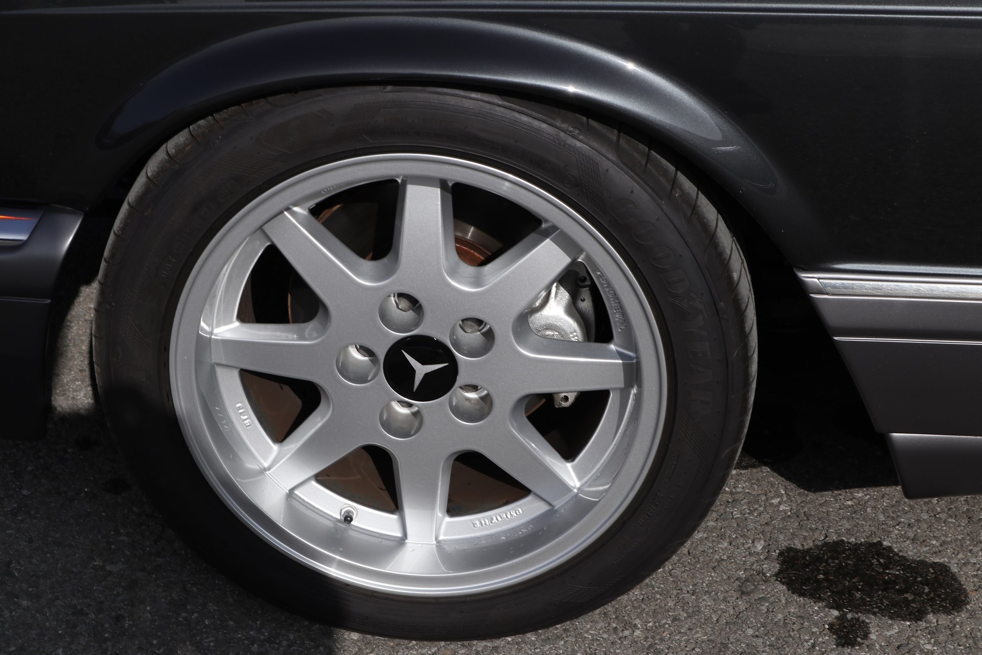 MERCEDES-BENZ 560 SEC Automatic-image-11