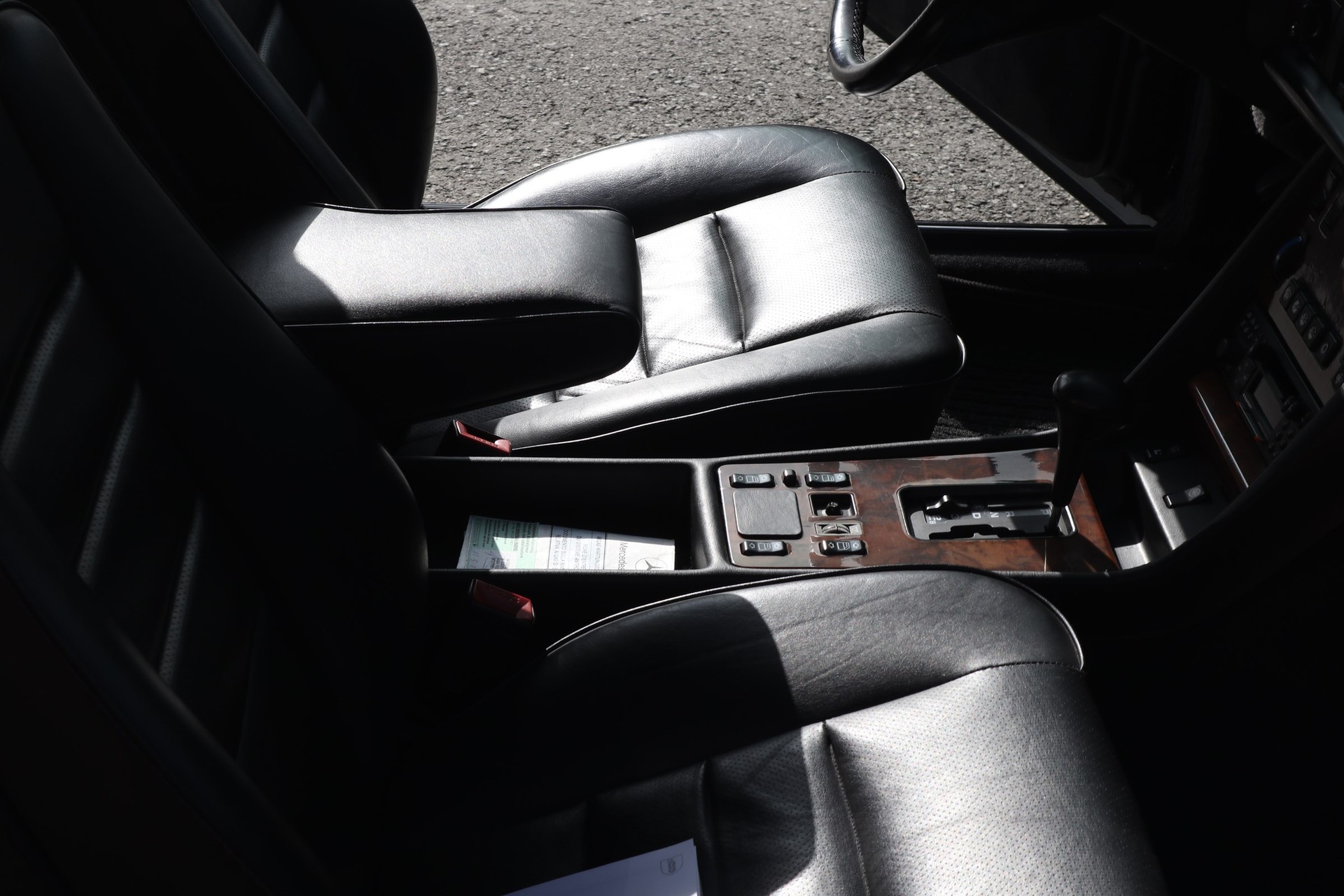 MERCEDES-BENZ 560 SEC Automatic-image-12