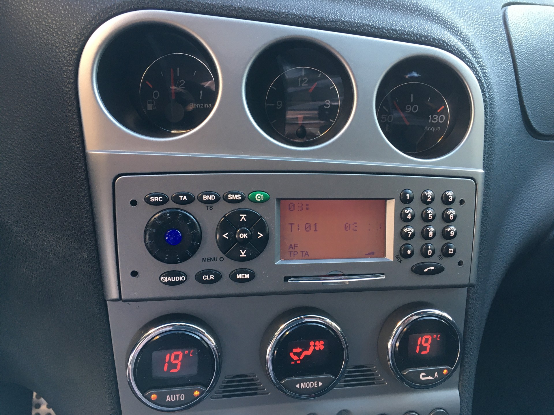ALFA ROMEO 156 3.2 V6 GTA rosso miro, de 2ème main! Seulement 98'000Kms! Parfait état ! Cllector...-image-10