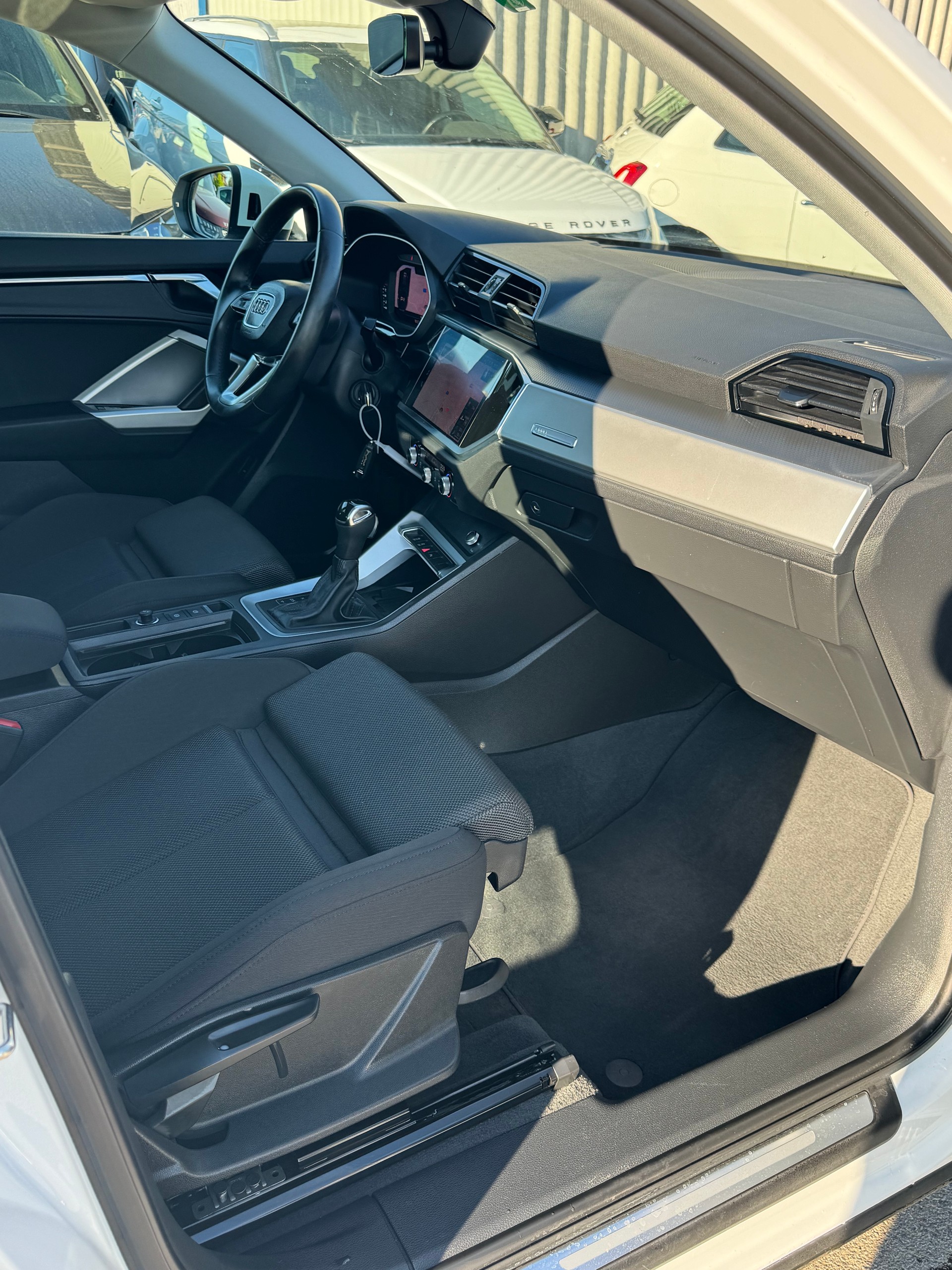 AUDI Q3 35 TDI S-tronic-image-5
