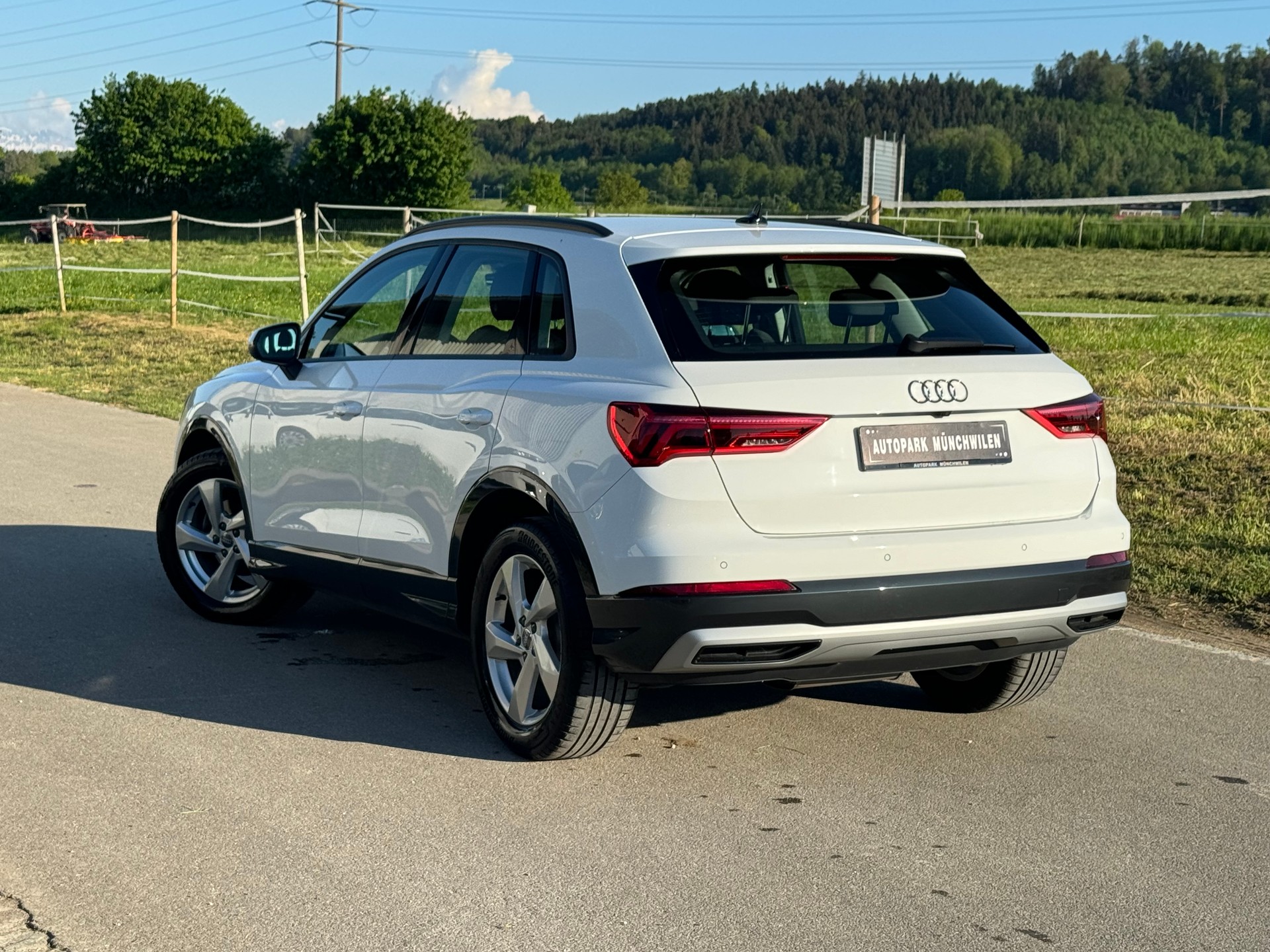 AUDI Q3 35 TDI S-tronic-image-3