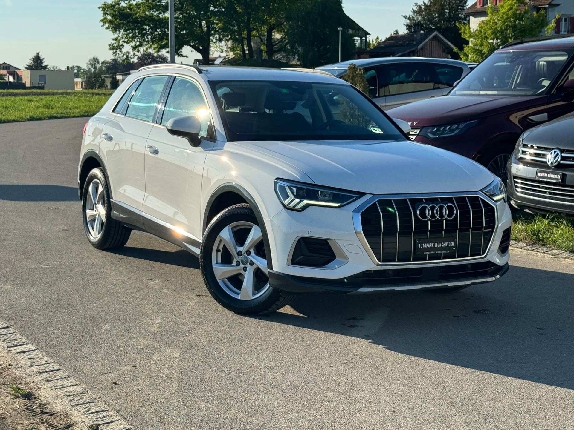 AUDI Q3 35 TDI S-tronic-image-1