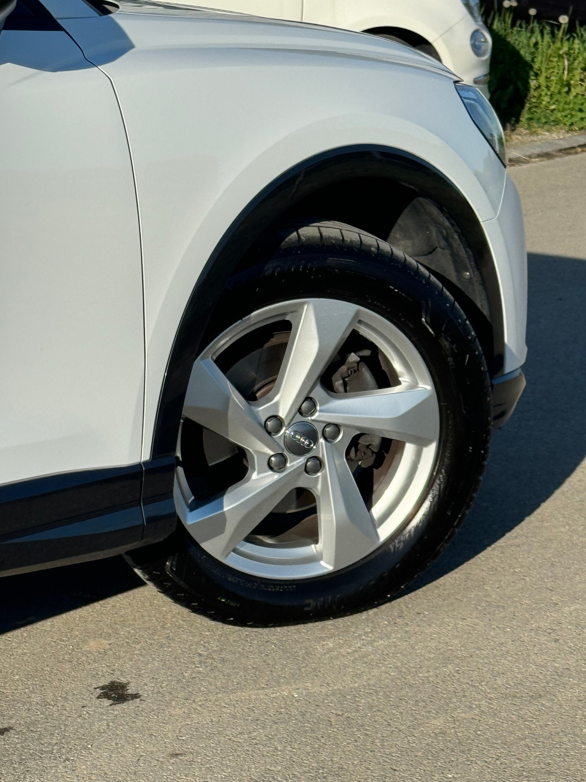 AUDI Q3 35 TDI S-tronic-image-4