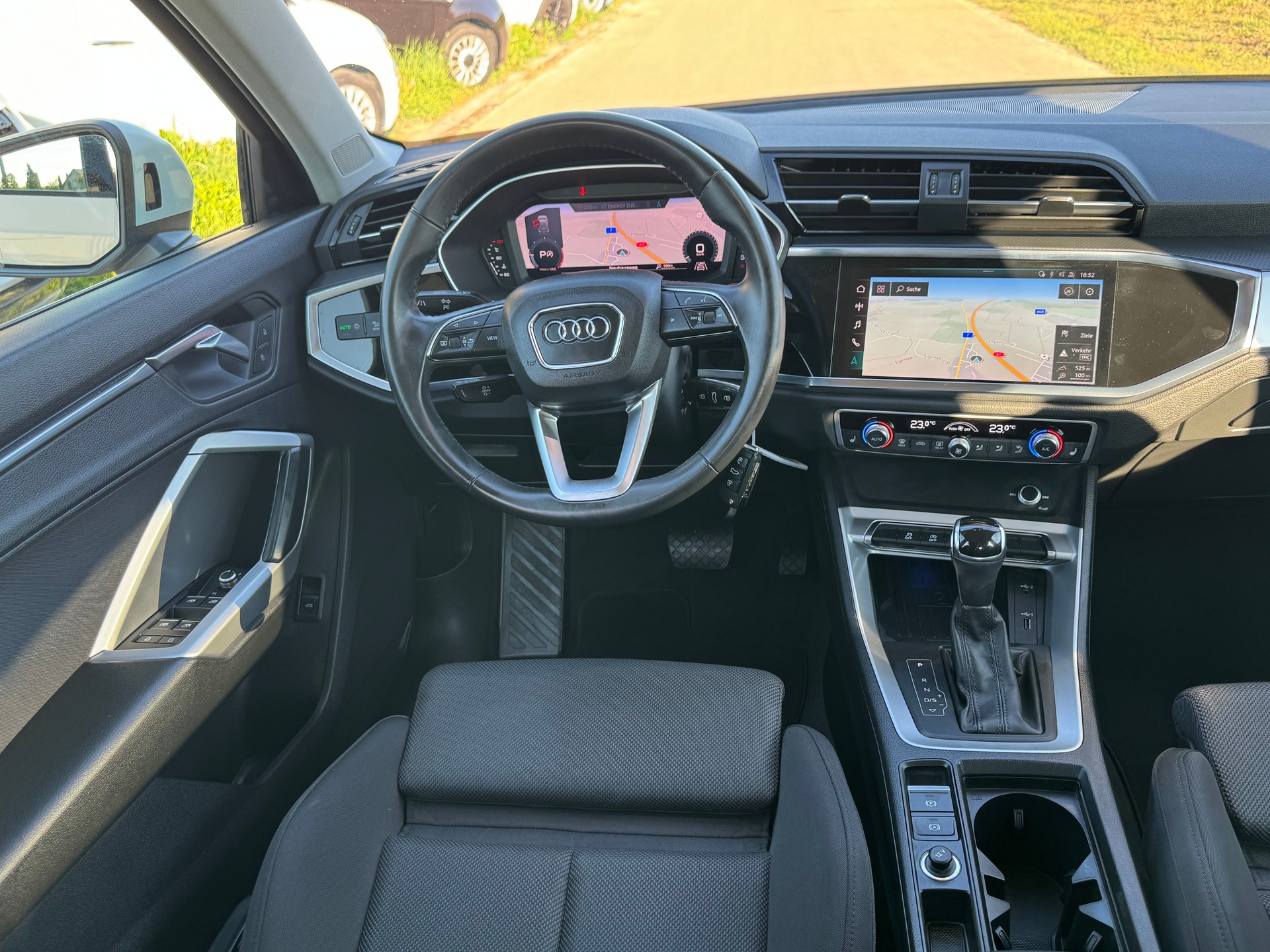 AUDI Q3 35 TDI S-tronic-image-8