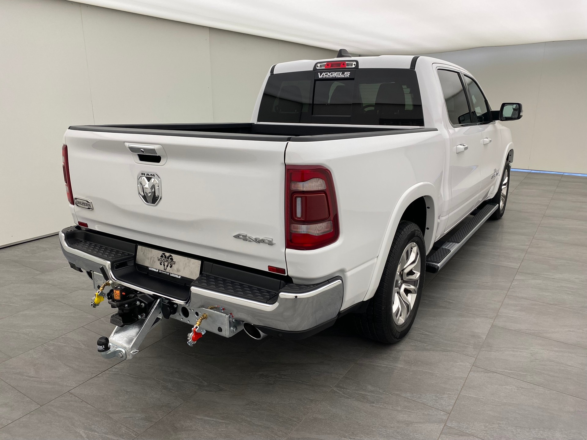 DODGE Ram 1500 5.7 V8 Longhorn 10.5T eTorque-image-3