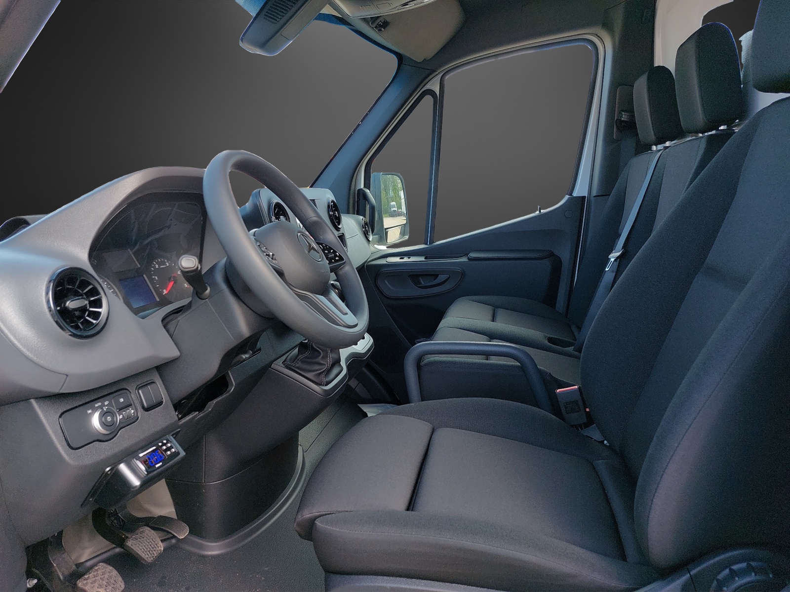 MERCEDES-BENZ Sprinter 315 CDI Standard FWD-image-6
