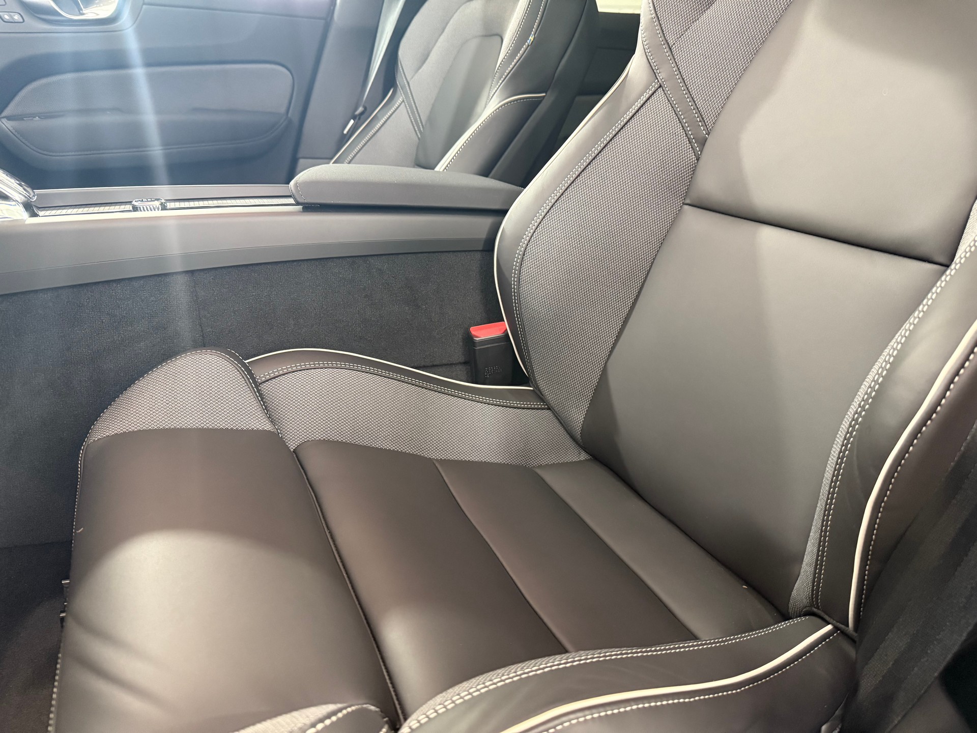 VOLVO XC60 2.0 T6 TE Black Edition e-image-13