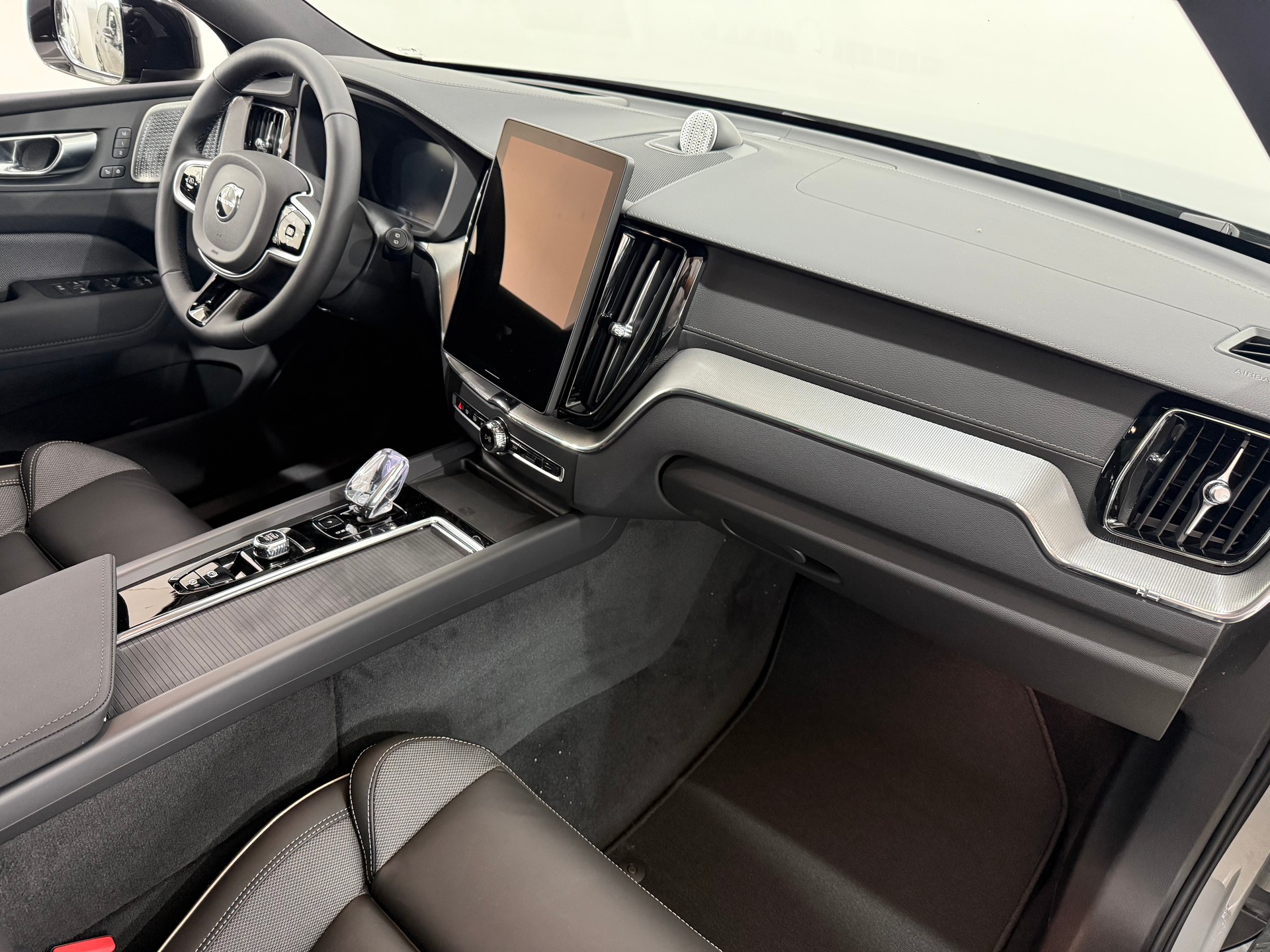 VOLVO XC60 2.0 T6 TE Black Edition e-image-14
