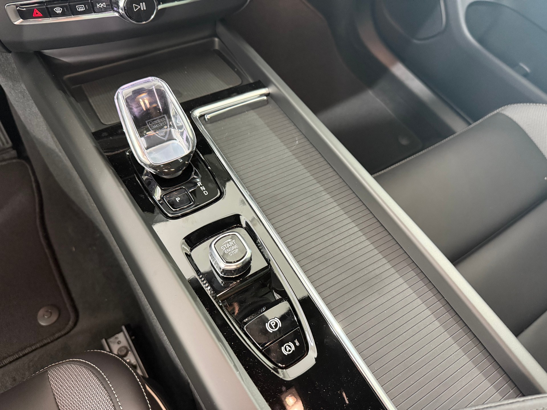 VOLVO XC60 2.0 T6 TE Black Edition e-image-10