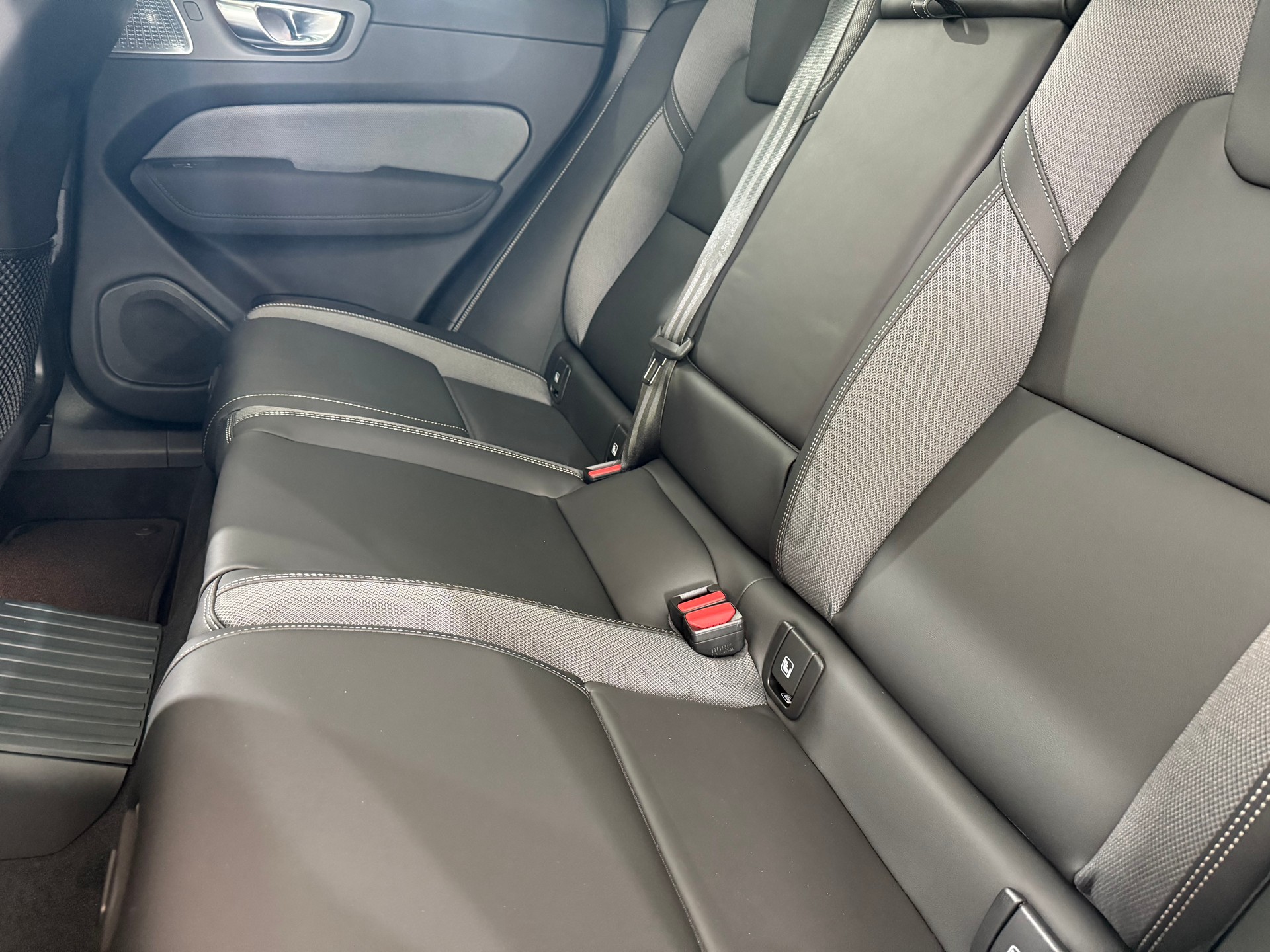 VOLVO XC60 2.0 T6 TE Black Edition e-image-5