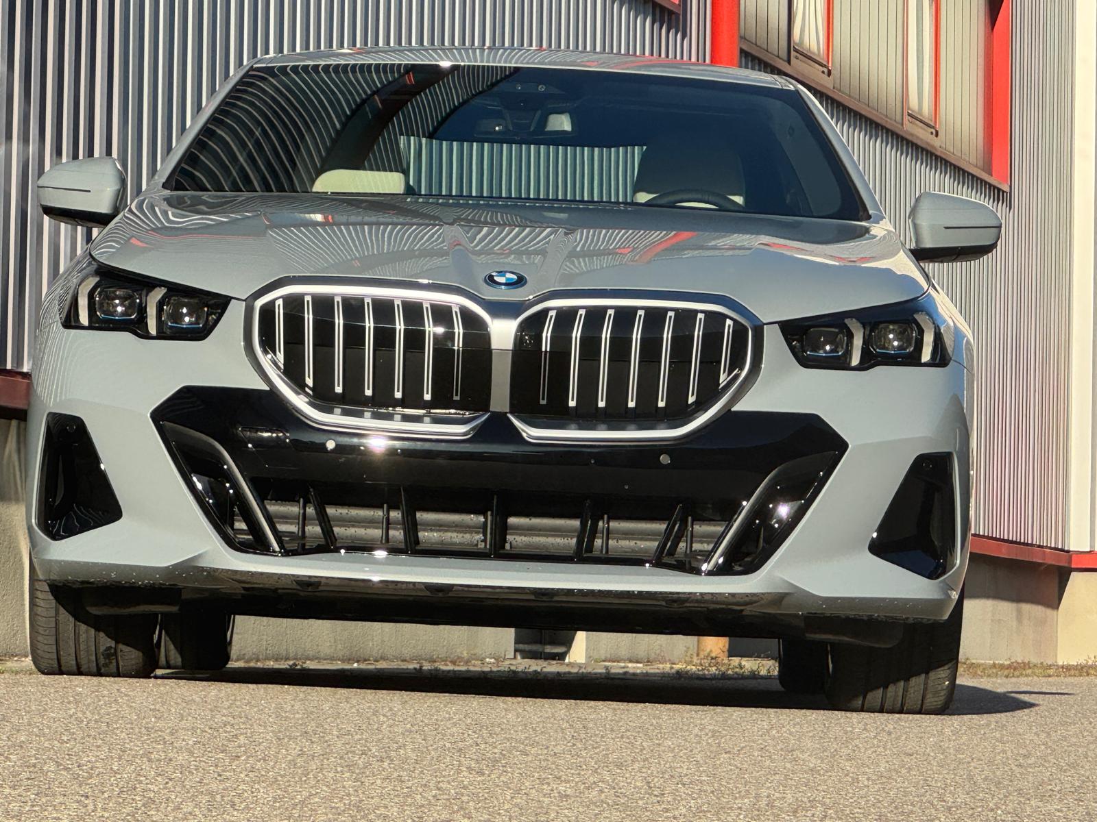 BMW 550e xDrive M Sport Steptronic-image-6