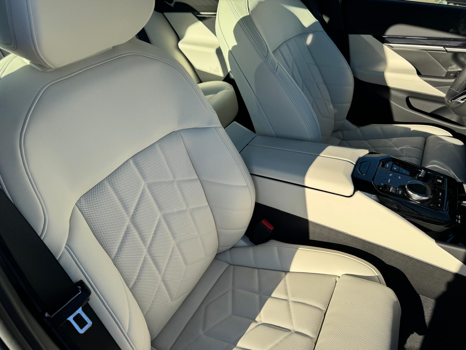 BMW 550e xDrive M Sport Steptronic-image-7
