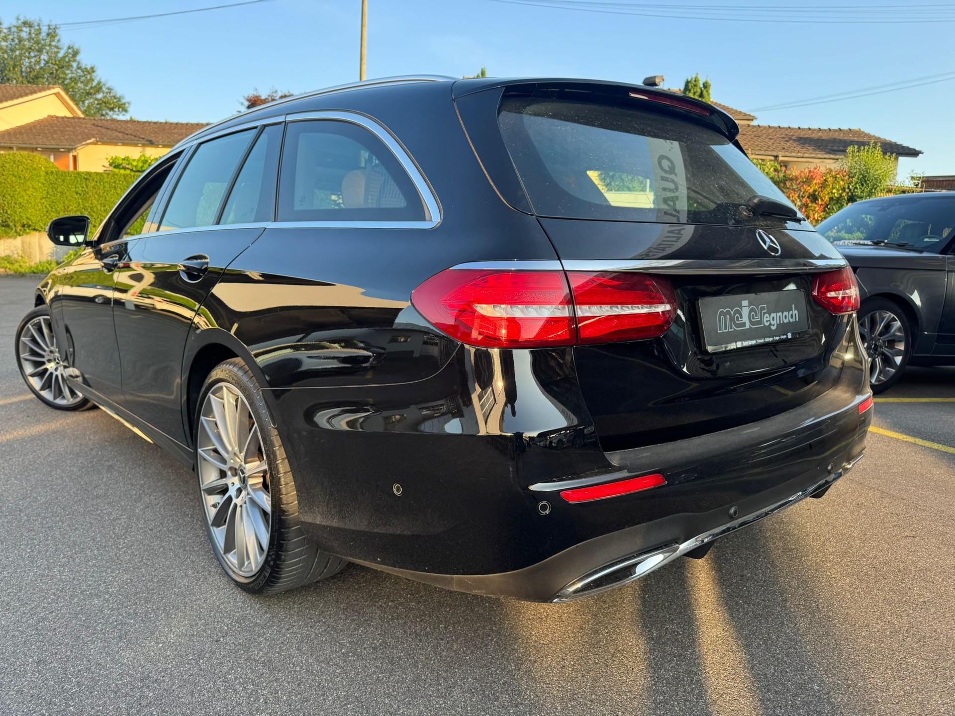 MERCEDES-BENZ E 350 d AMG Line 9G-Tronic-image-5
