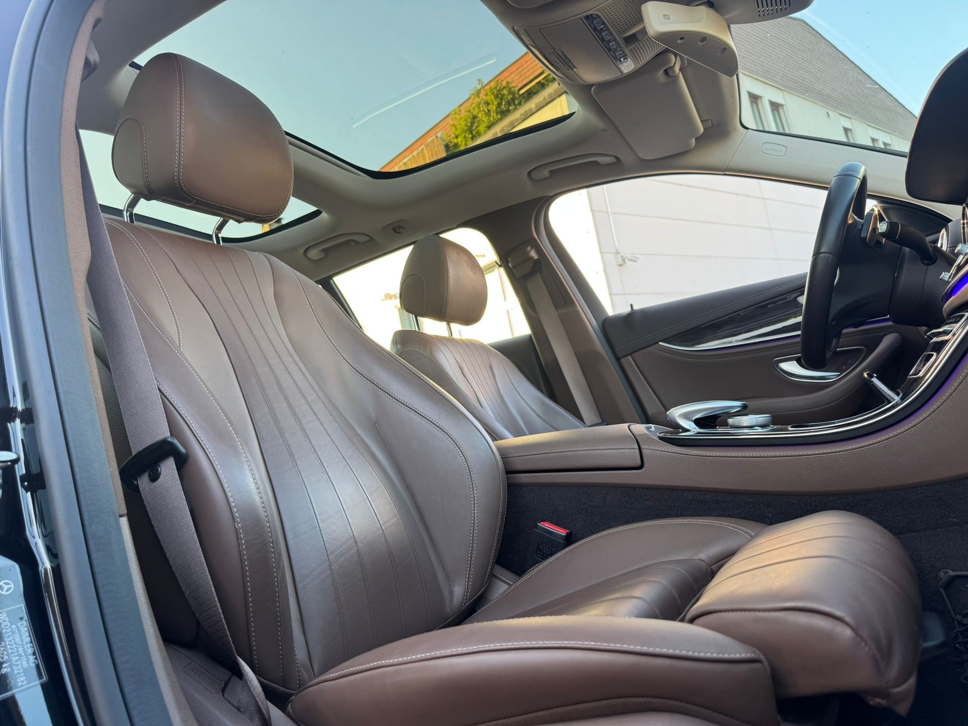 MERCEDES-BENZ E 350 d AMG Line 9G-Tronic-image-10