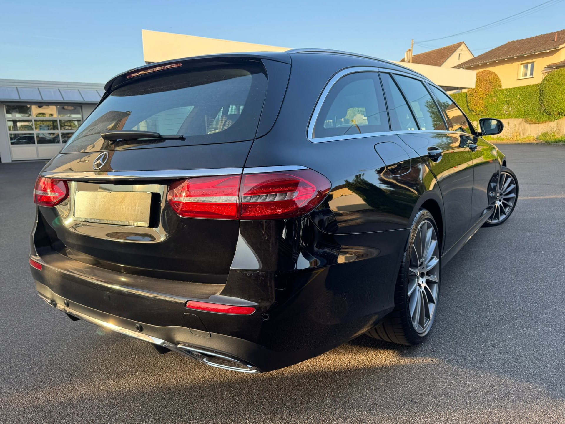 MERCEDES-BENZ E 350 d AMG Line 9G-Tronic-image-6