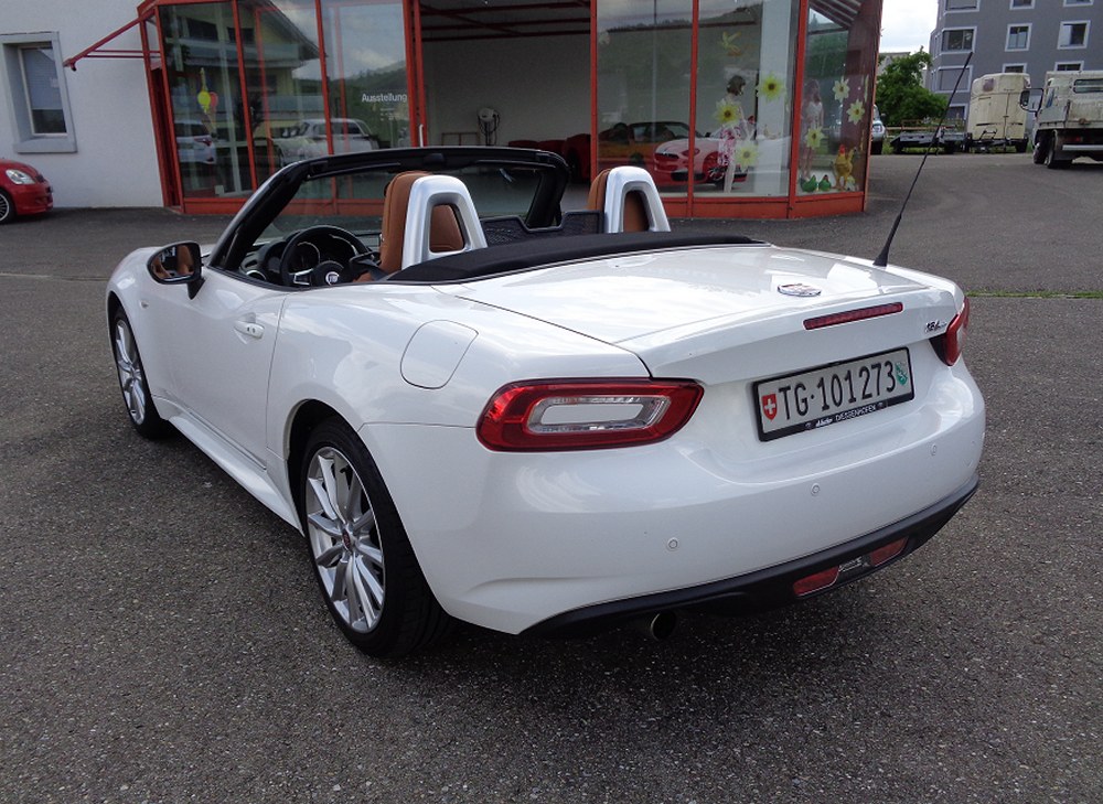 FIAT 124 Spider 1.4 TB Lusso-image-2