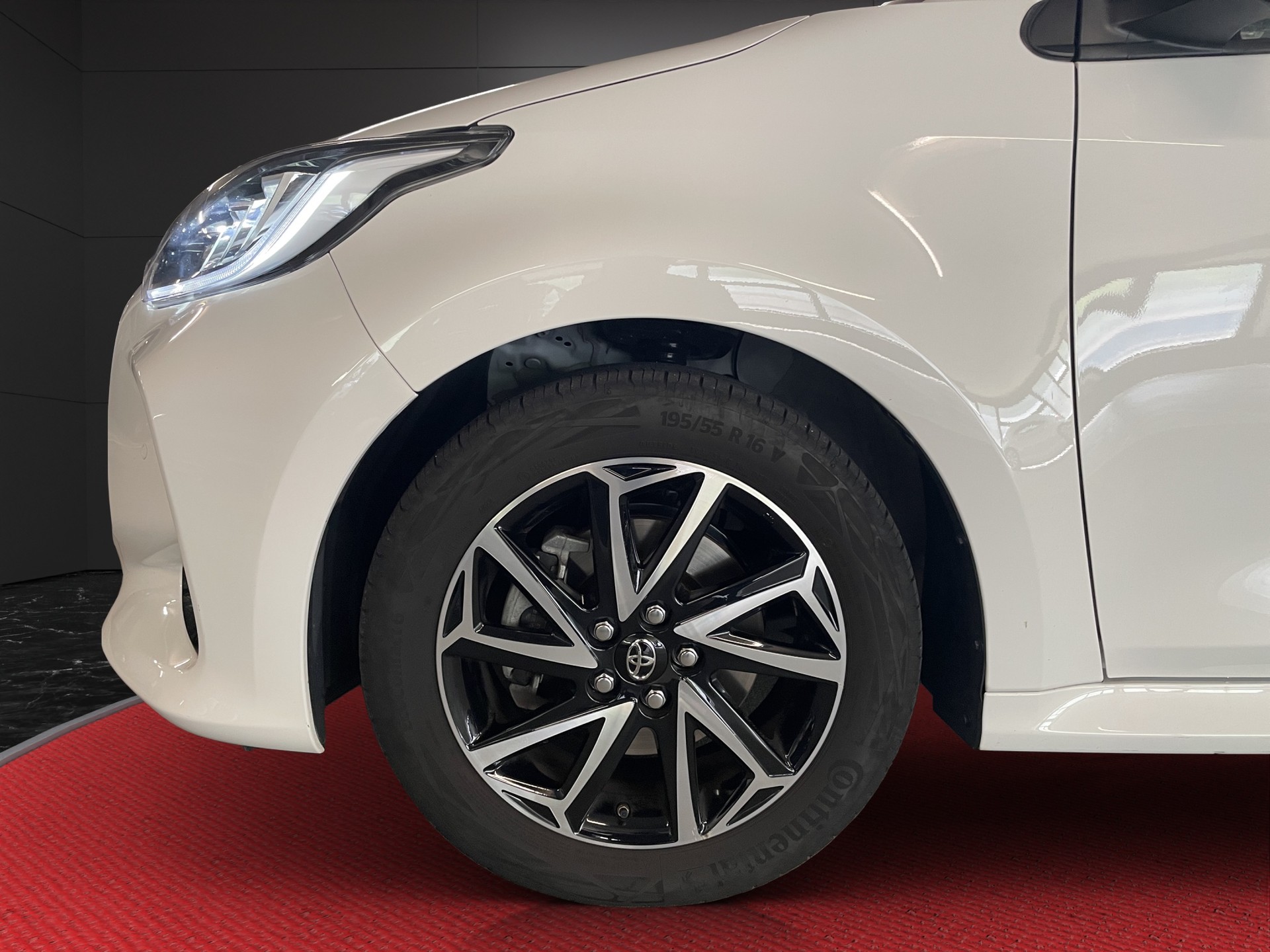 TOYOTA Yaris 1.5 Trend e-CVT-image-13