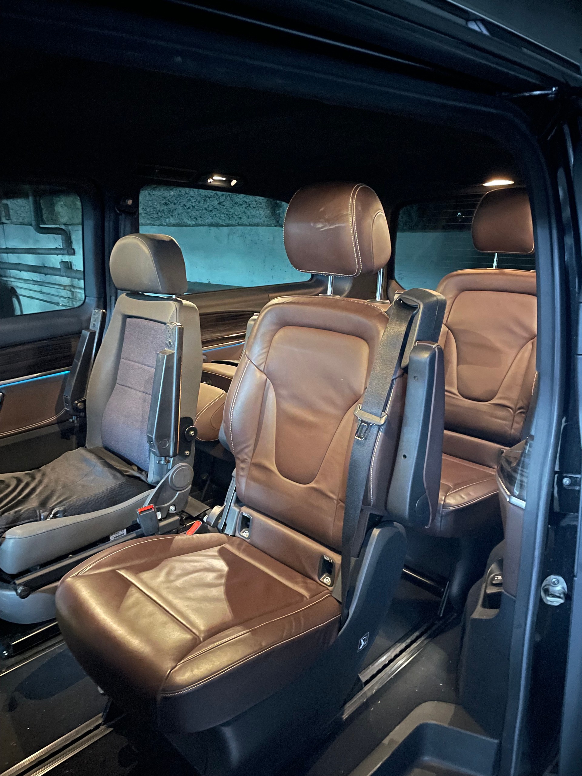 MERCEDES-BENZ V 250-image-1