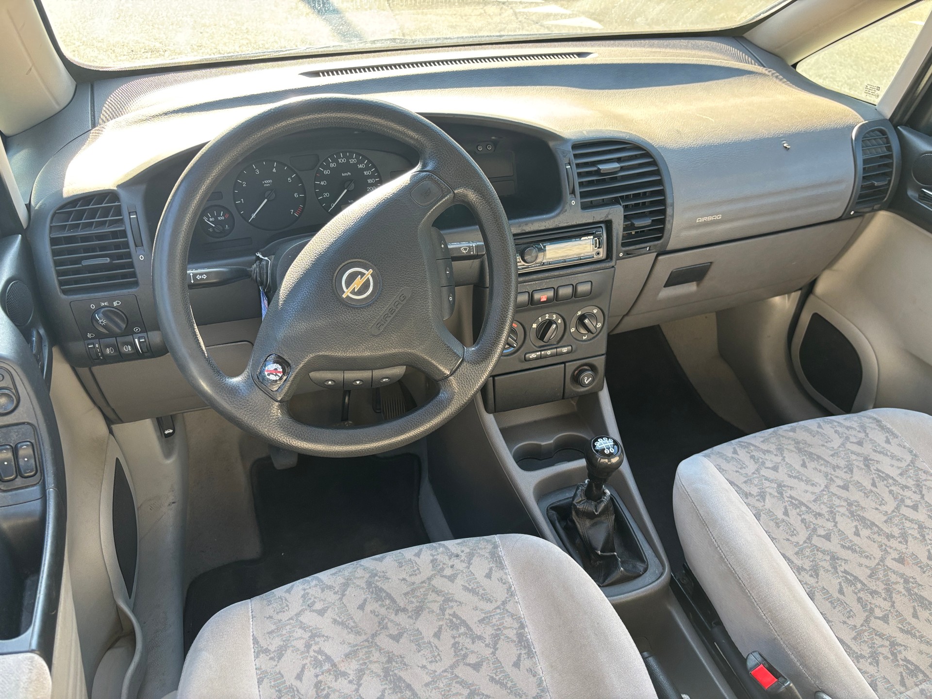 OPEL Zafira 1.6i 16V Club-image-8