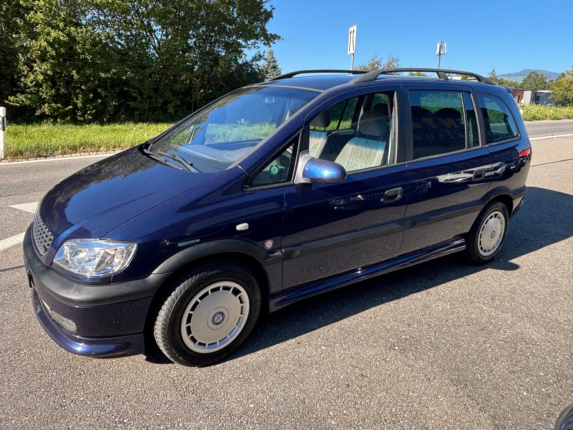 OPEL Zafira 1.6i 16V Club-image-2