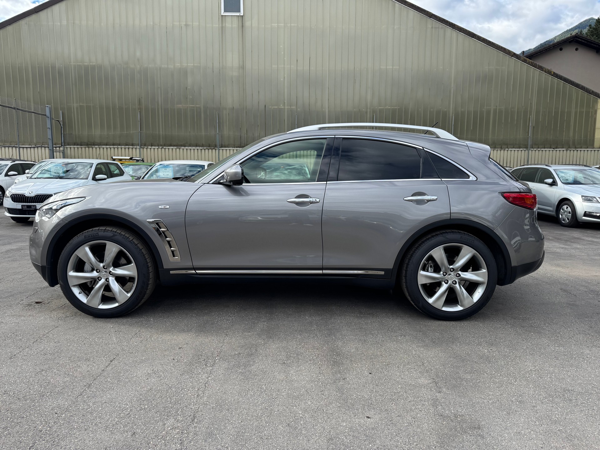 INFINITI FX50 S Premium AWD Automatic-image-7