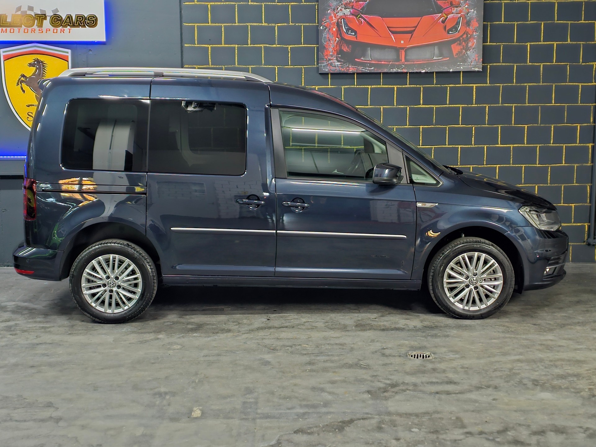 VW Caddy 2.0 TDI Highline 4Motion-image-4