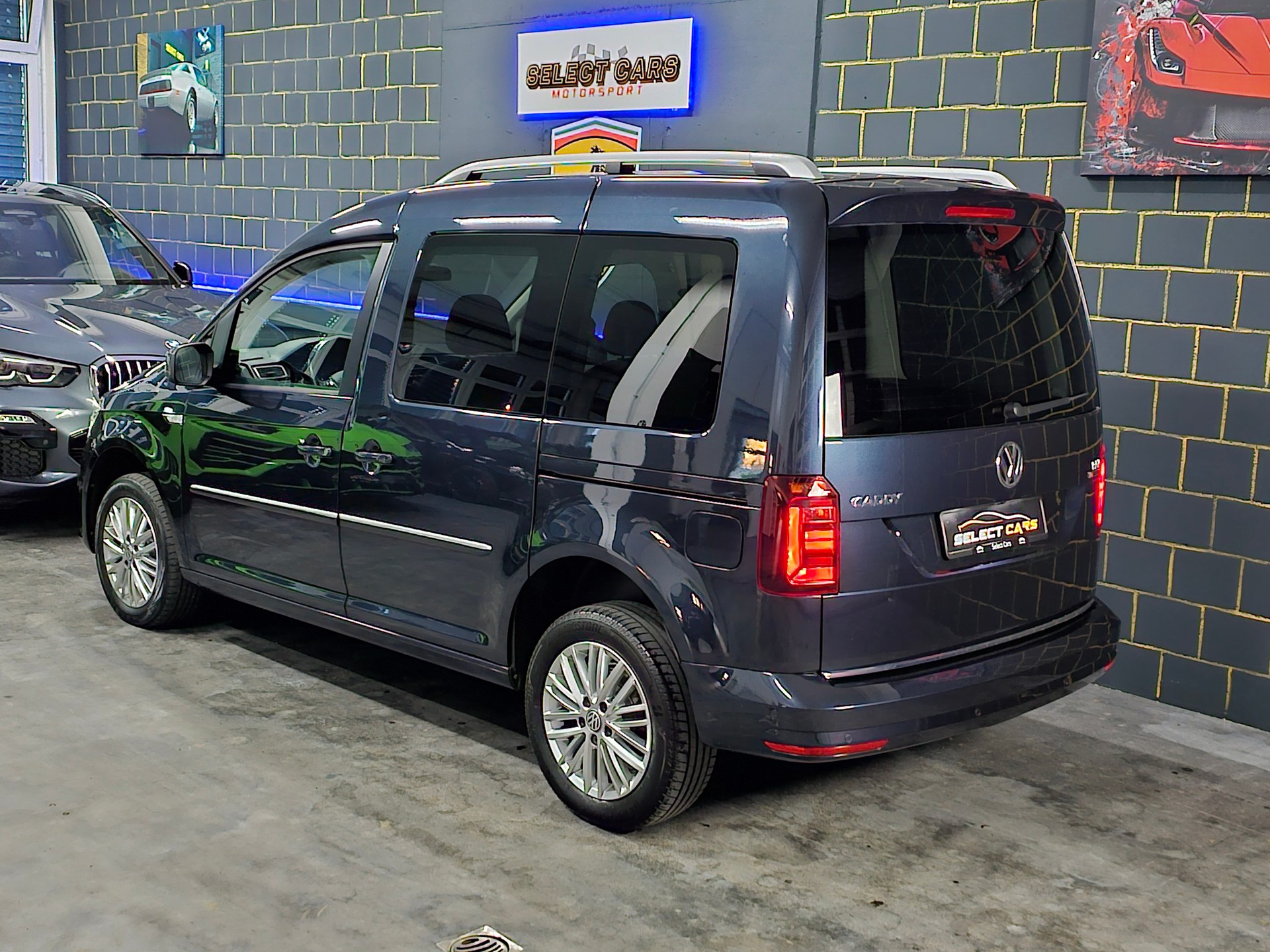VW Caddy 2.0 TDI Highline 4Motion-image-5