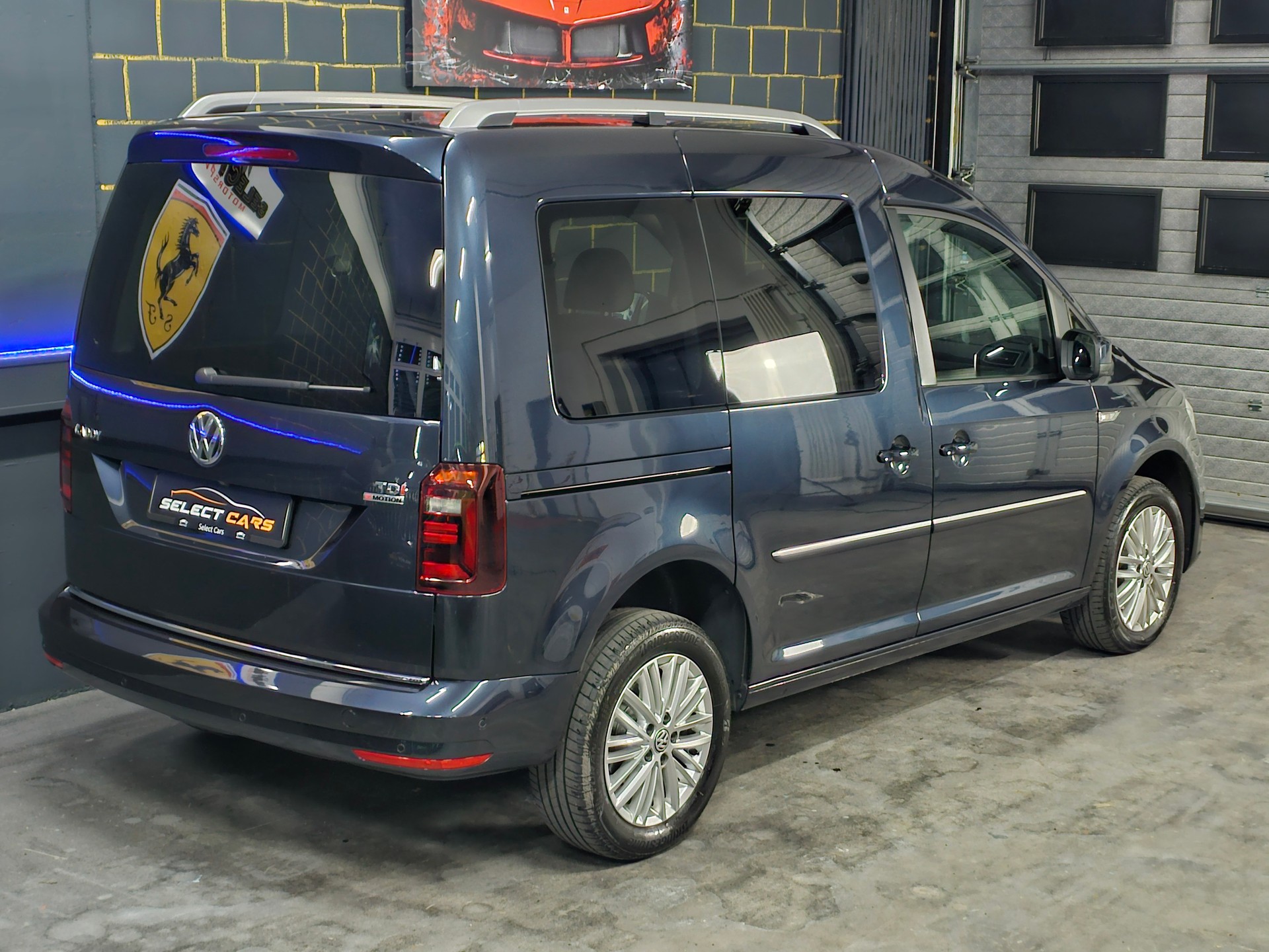VW Caddy 2.0 TDI Highline 4Motion-image-2