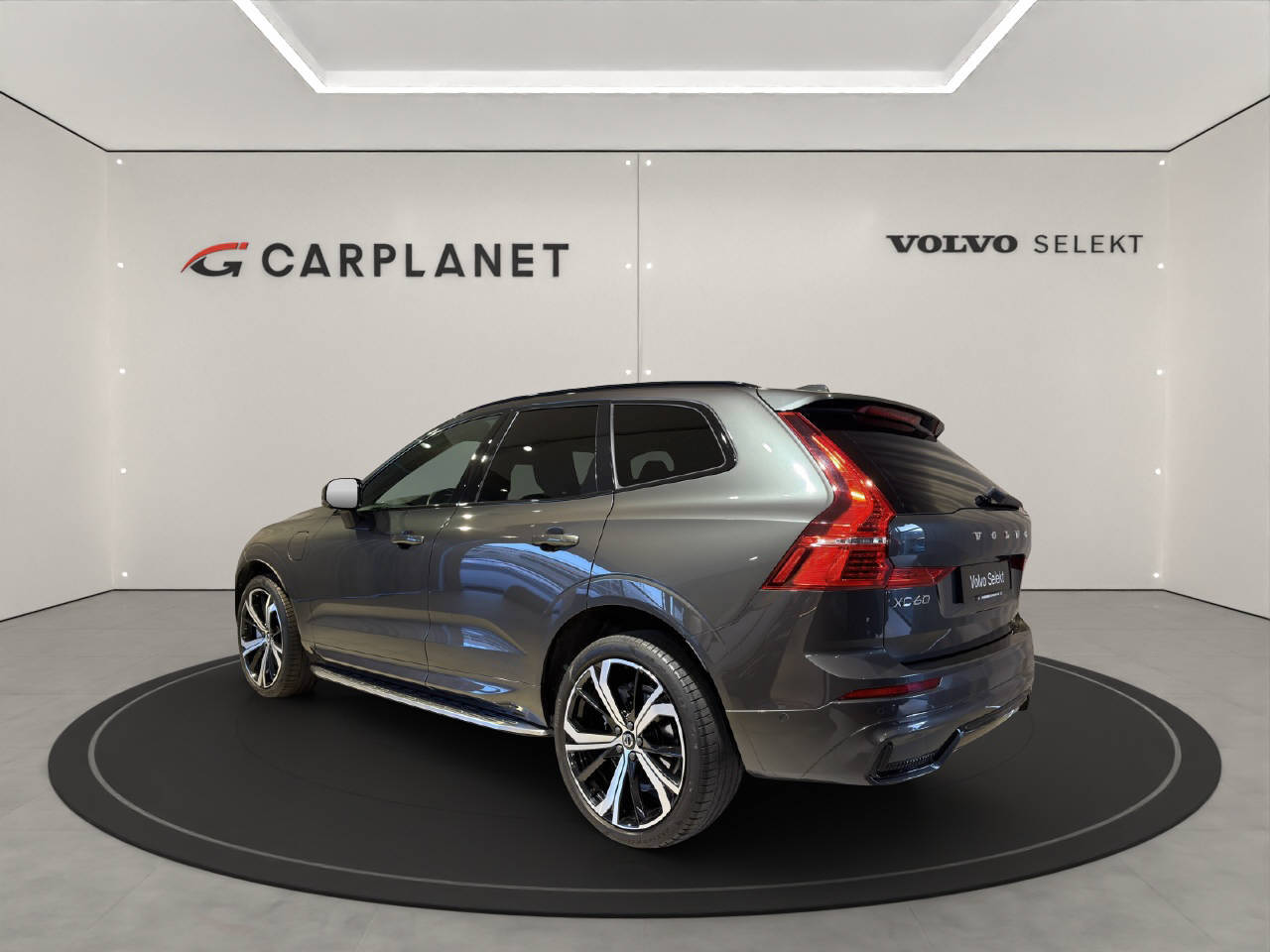 VOLVO XC60 2.0 T6 TE R-Design eAWD-showroom-element-3