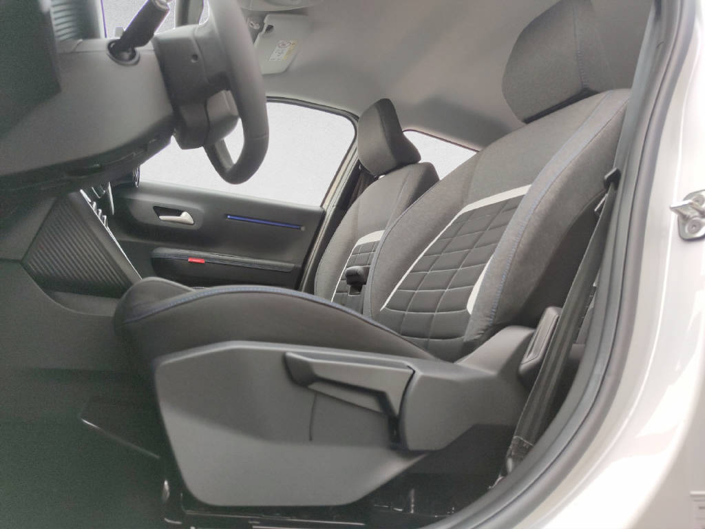 CITROEN C3 1.2 Hybrid Tonic-image-9