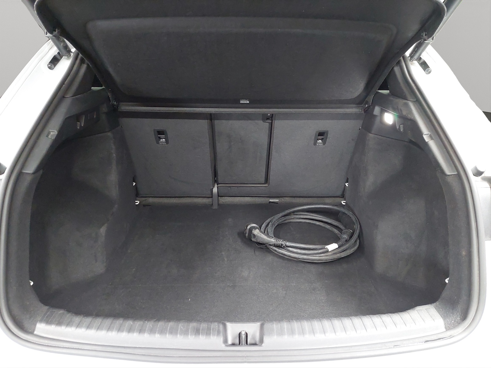 AUDI Q4 e-tron 50 quattro-image-10