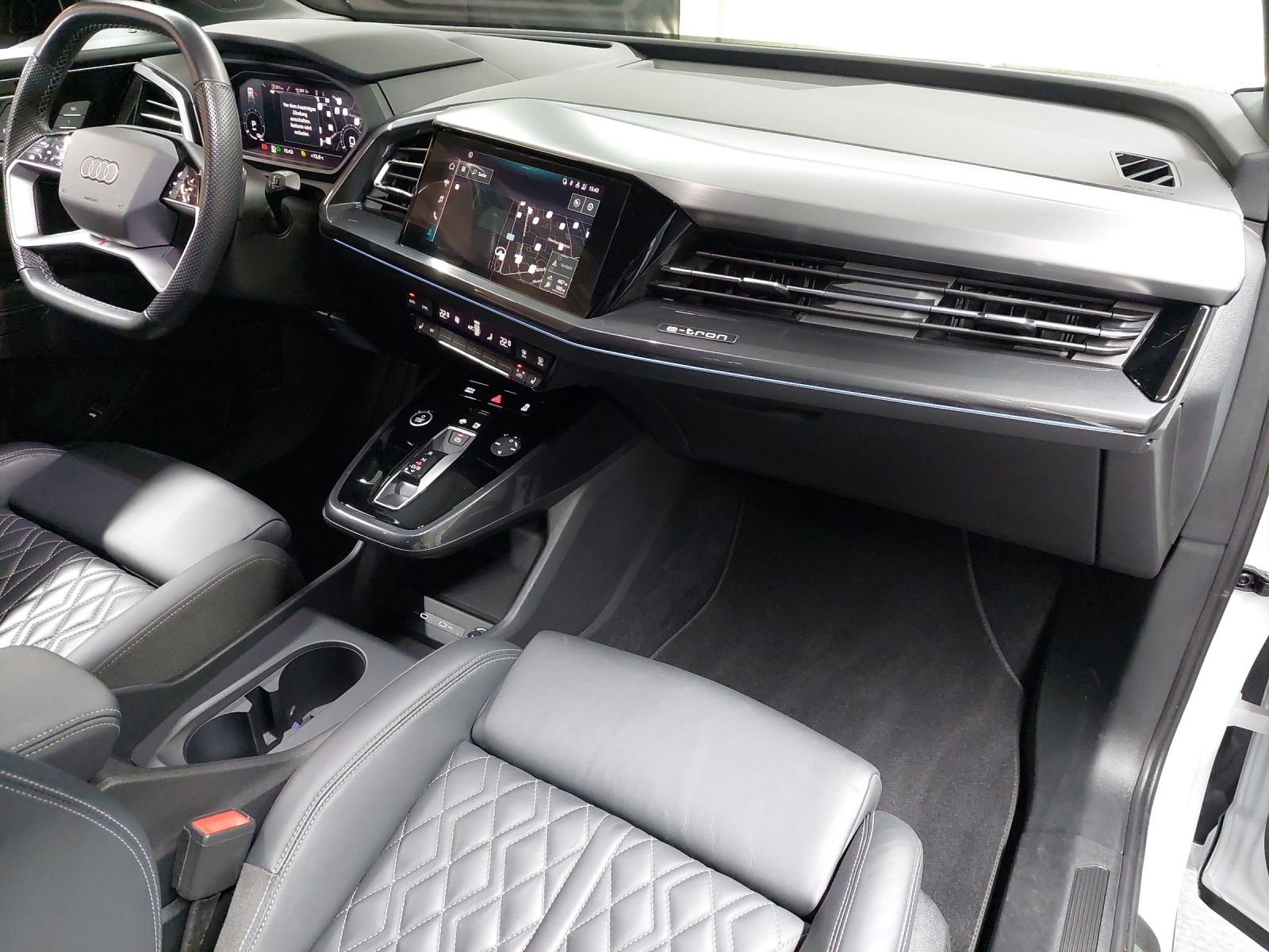 AUDI Q4 e-tron 50 quattro-image-9