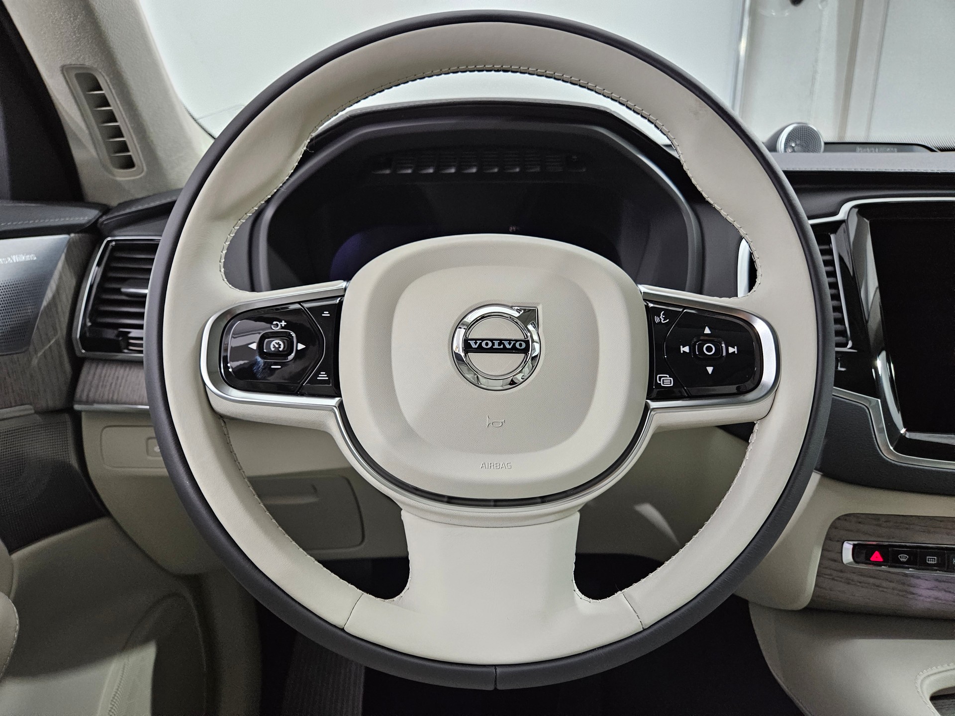 VOLVO XC90 2.0 T8 TE Ultimate Dark 7-image-11
