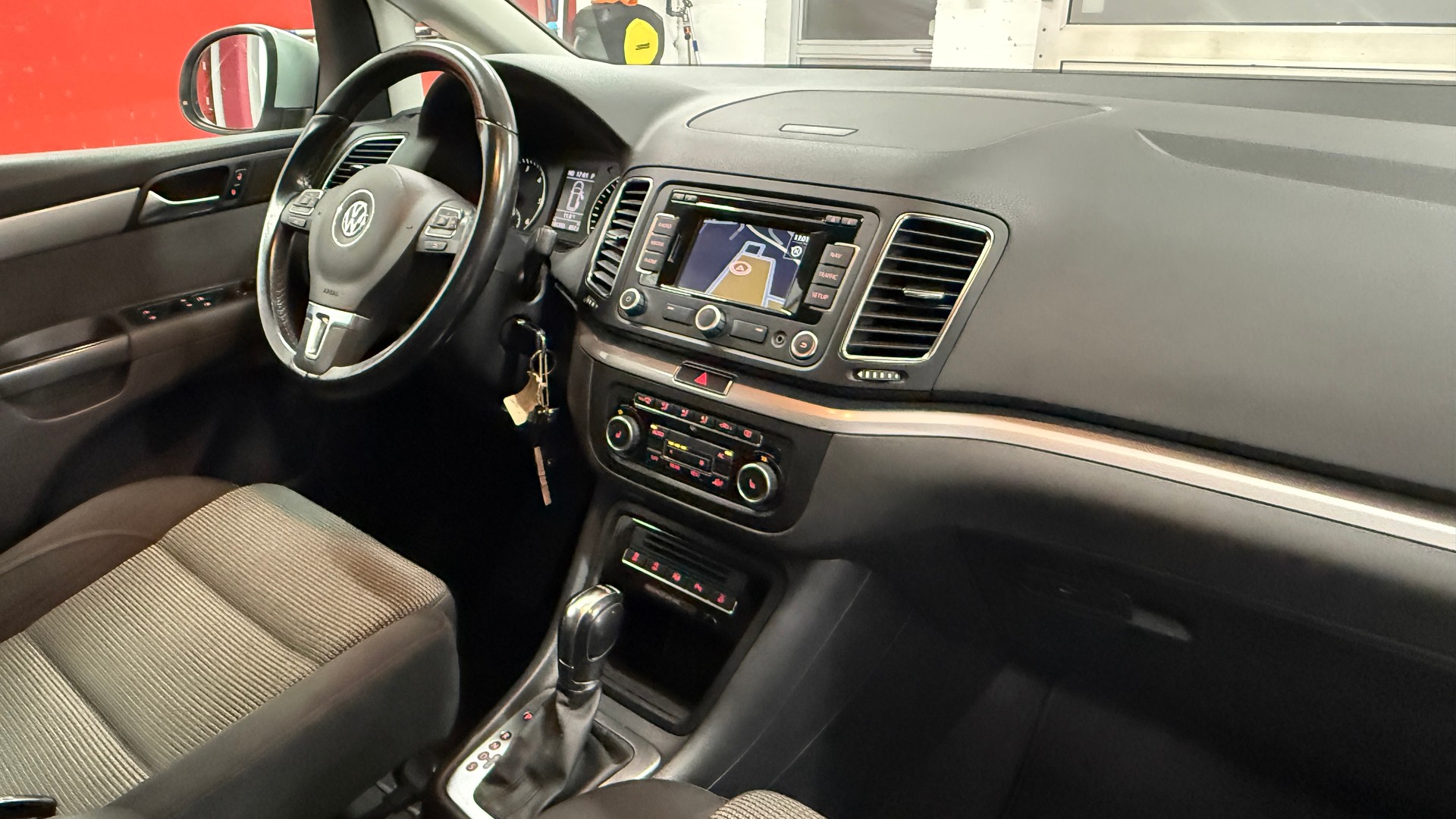 VW Sharan 2.0 TDI BlueMotion Technology Trendline DSG, frisch ab MFK, Service gepflegt, 8 fach berädert und 12 M/20000km Garantie-image-10