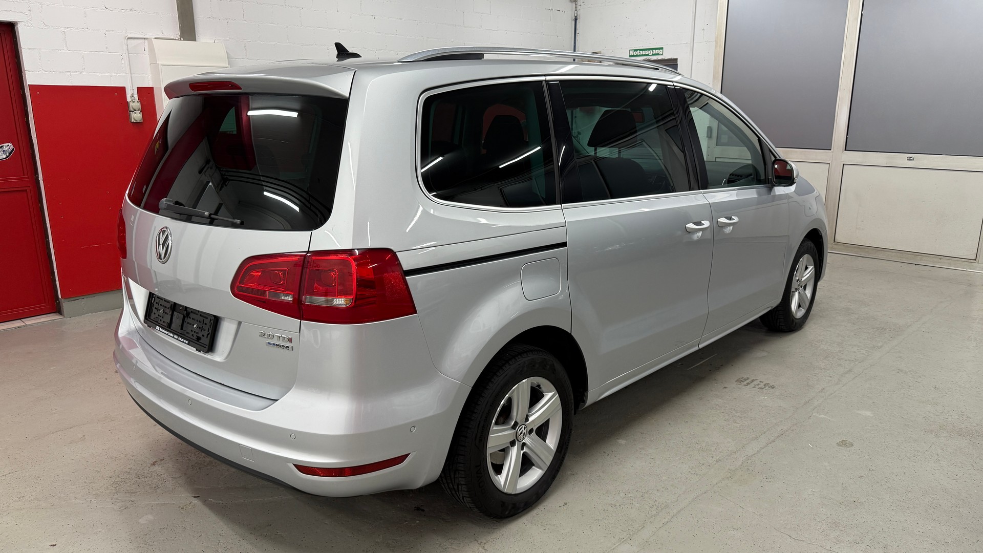 VW Sharan 2.0 TDI BlueMotion Technology Trendline DSG, frisch ab MFK, Service gepflegt, 8 fach berädert und 12 M/20000km Garantie-showroom-element-3