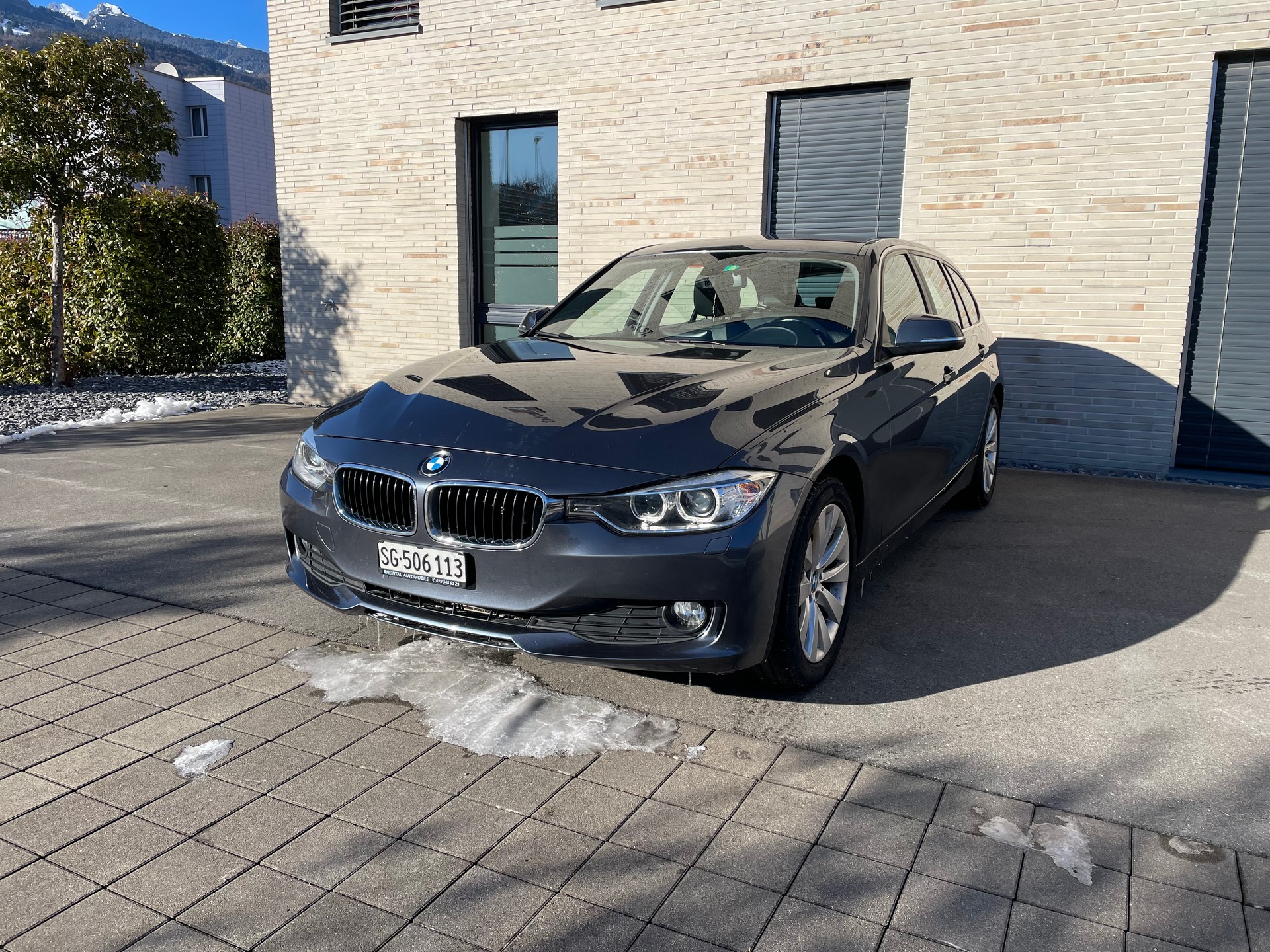BMW 320d xDrive Touring Sport Line Steptronic-image-0