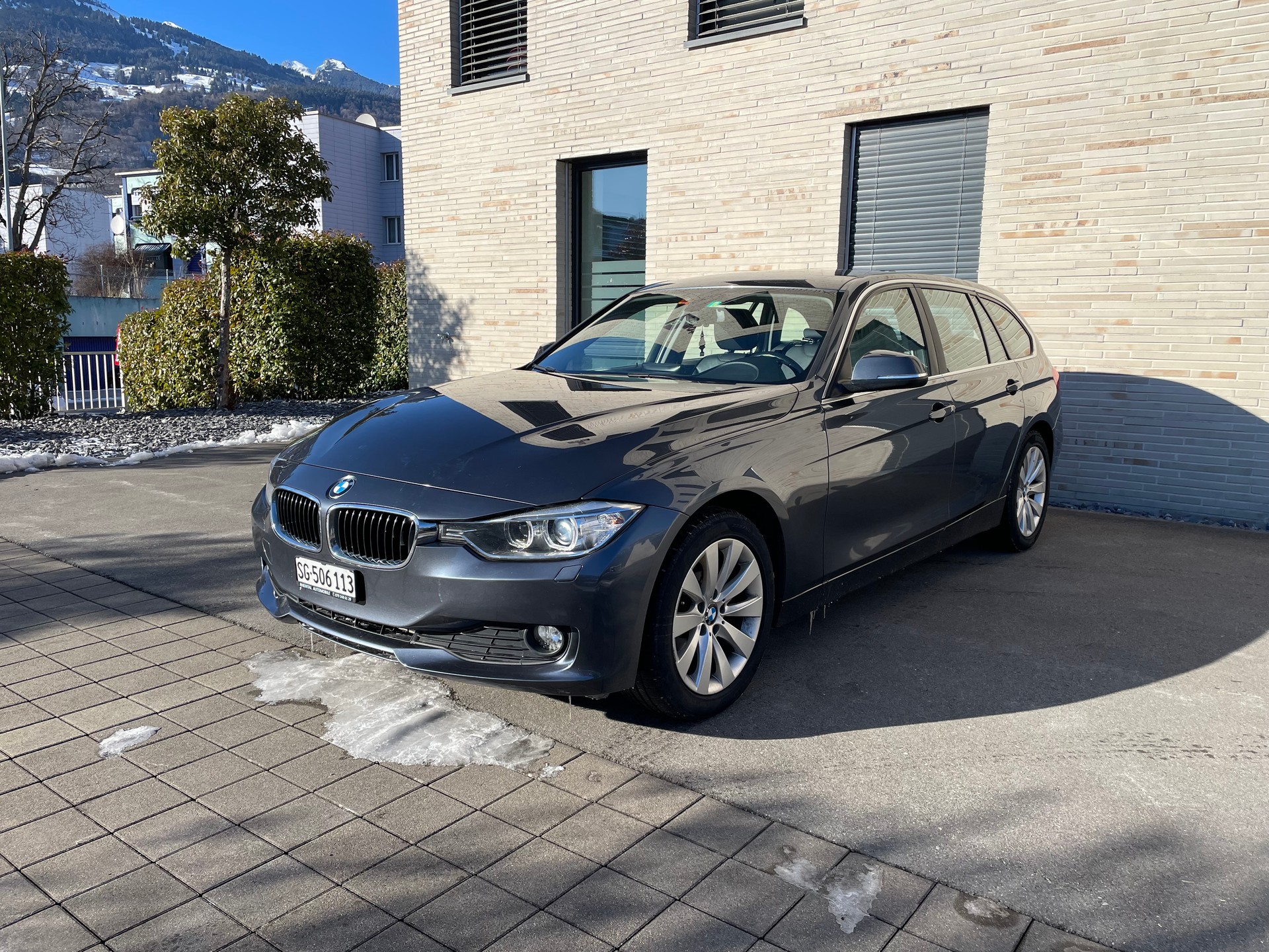 BMW 320d xDrive Touring Sport Line Steptronic-image-1
