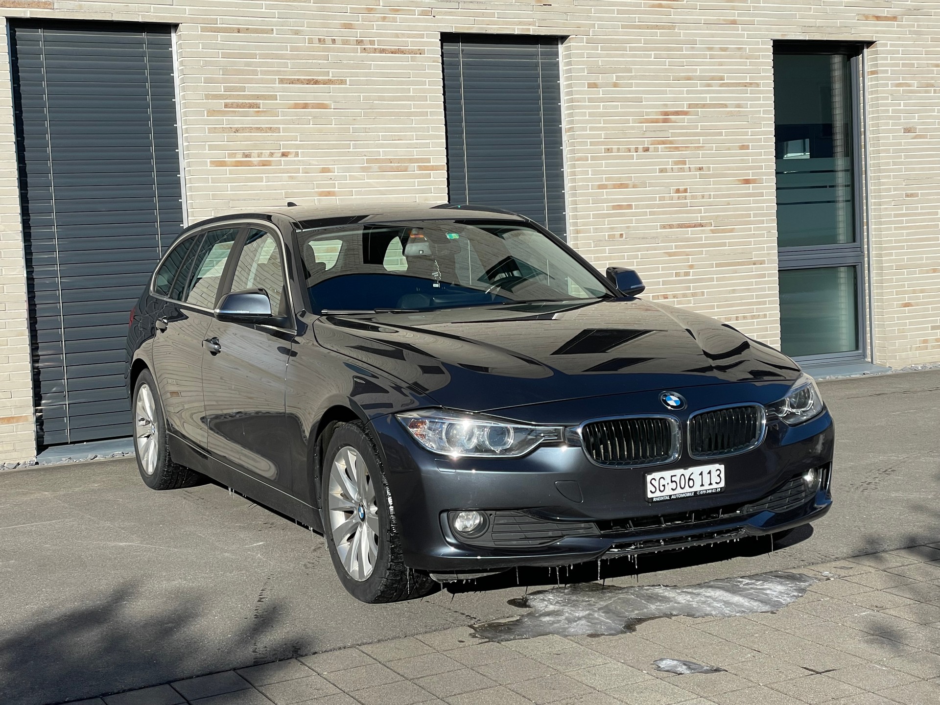 BMW 320d xDrive Touring Sport Line Steptronic-image-4
